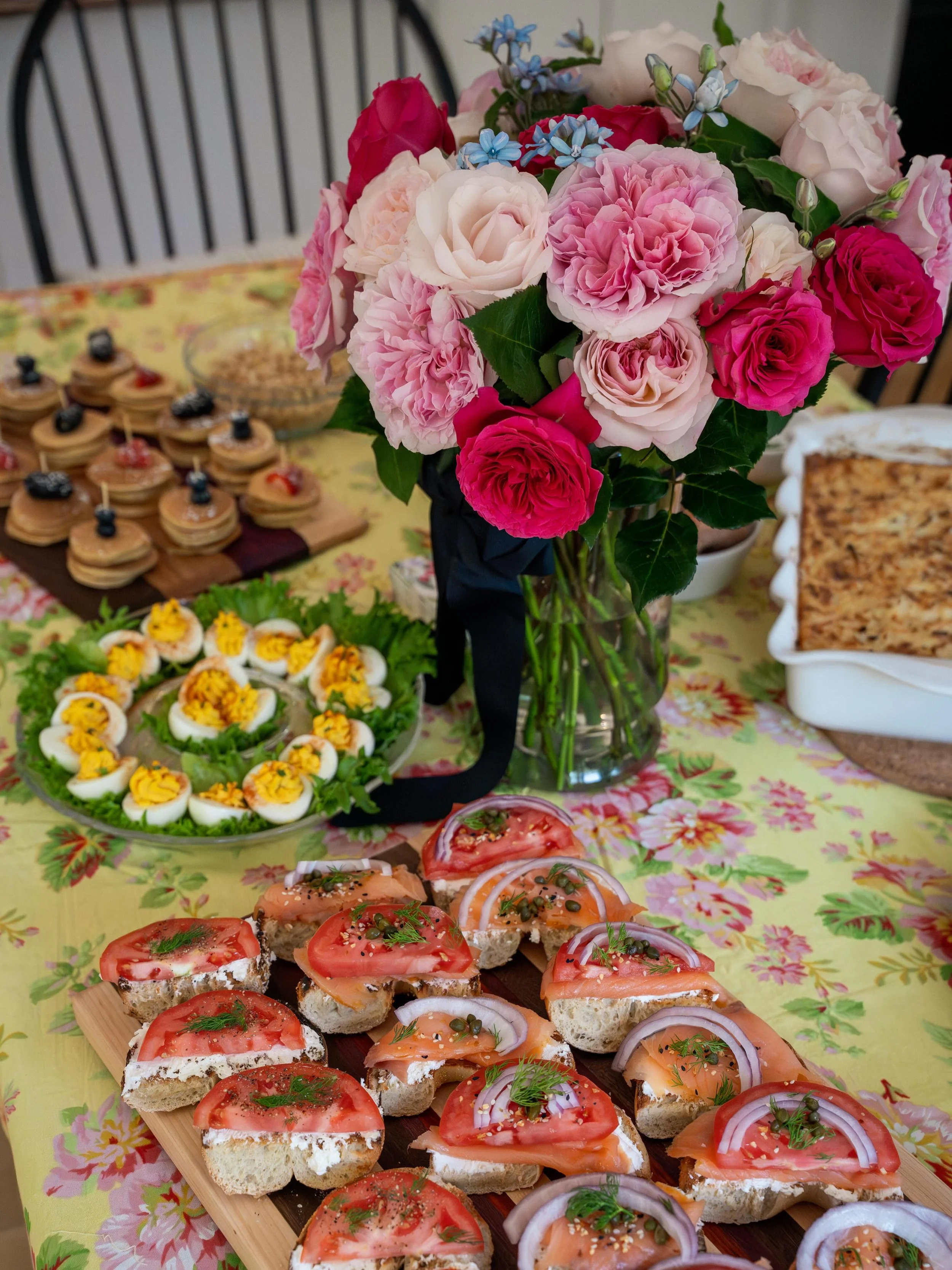 Happy Mother&rsquo;s Day!🥳💐💛

ft. Cooper looking for food under the table 

#njphotographer #nycphotographer #mothersday