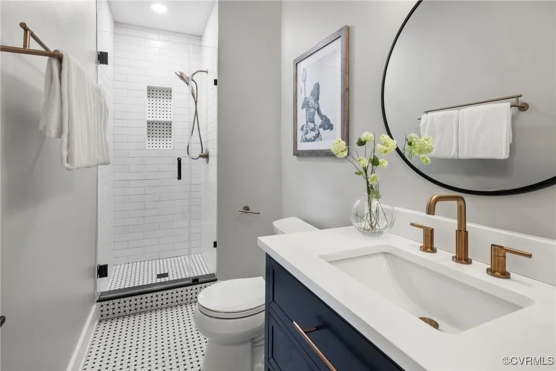 1223 Wilmer Ave. Bathroom 1.webp