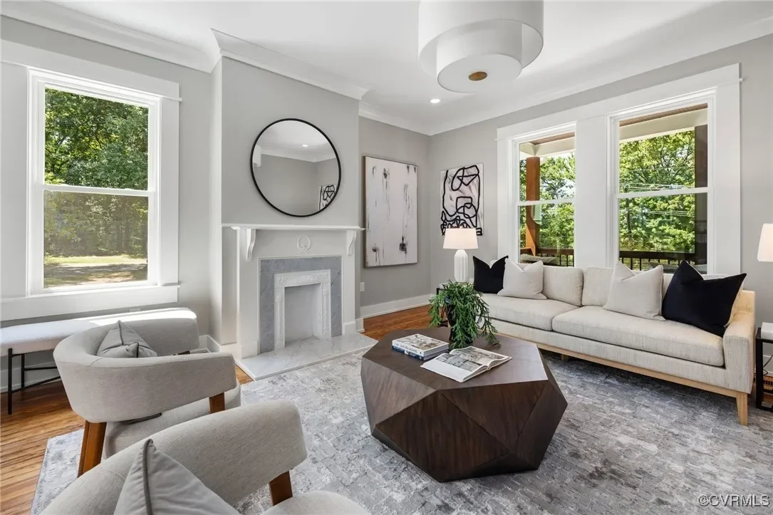 1223 Wilmer Ave. Living Room.webp