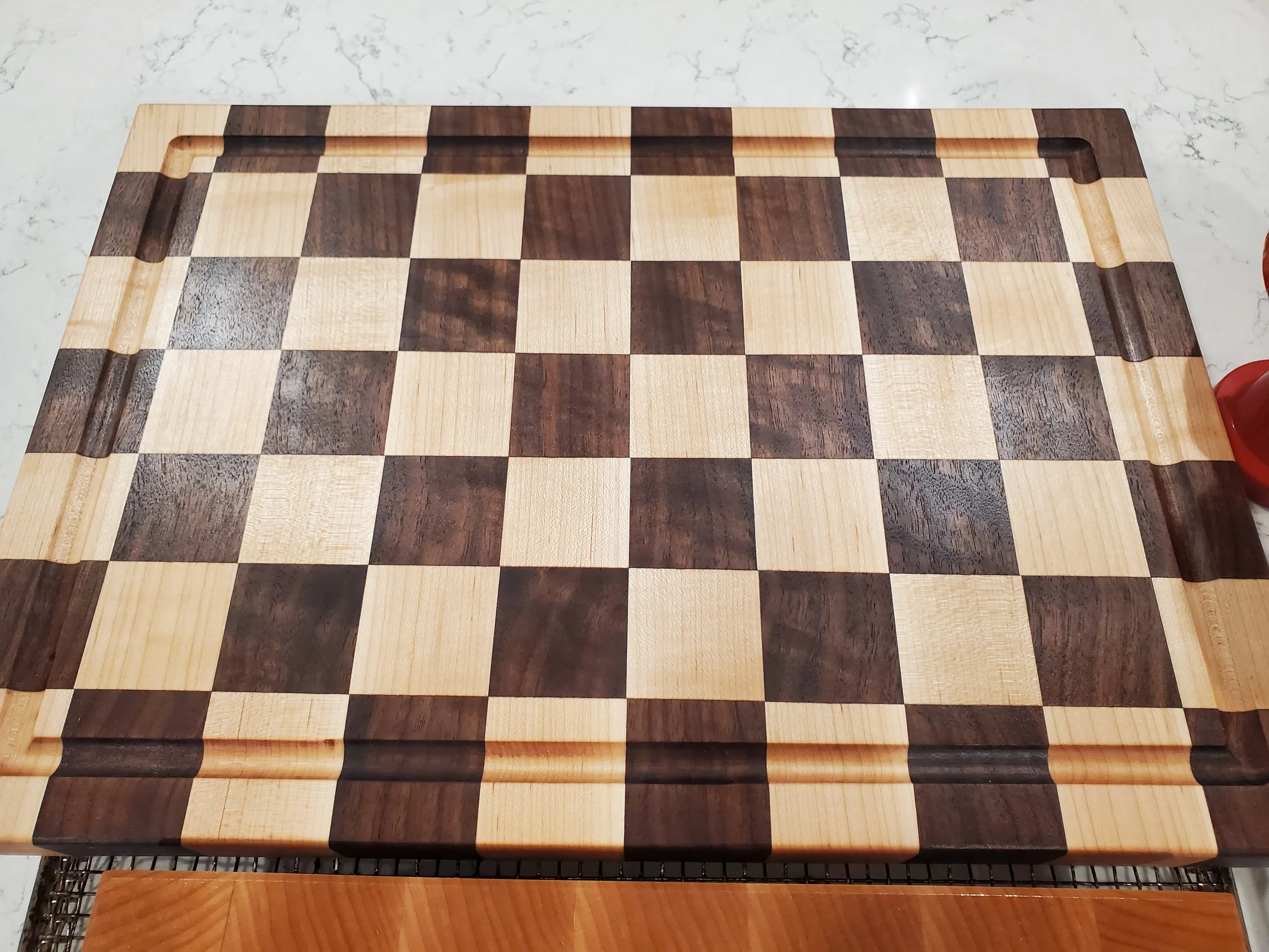 Edge-grain maple & walnut cutting board