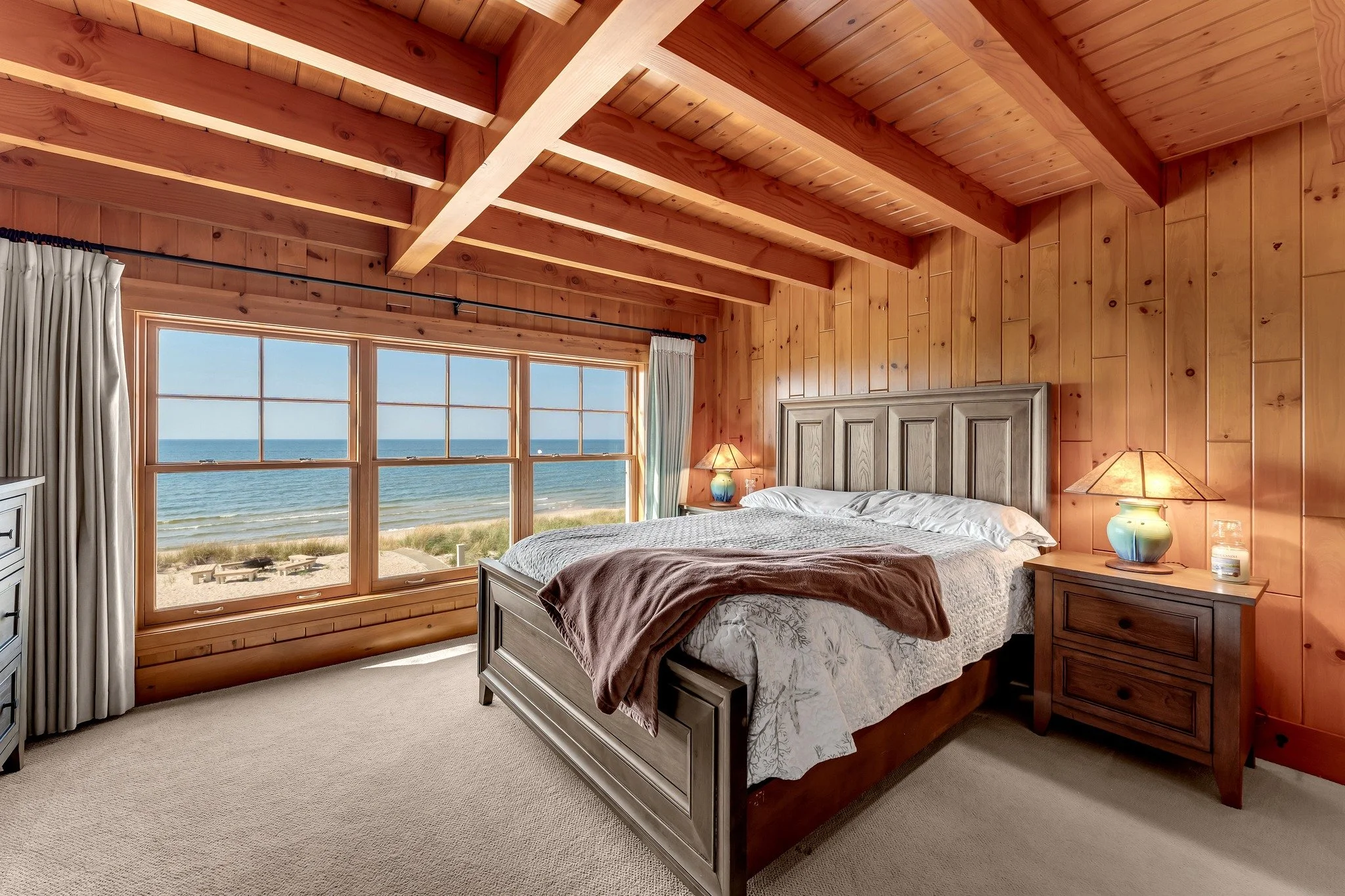 The room with the BEST view! And waking up to the sound of seagulls and waves? That's the dream 🤩🌊