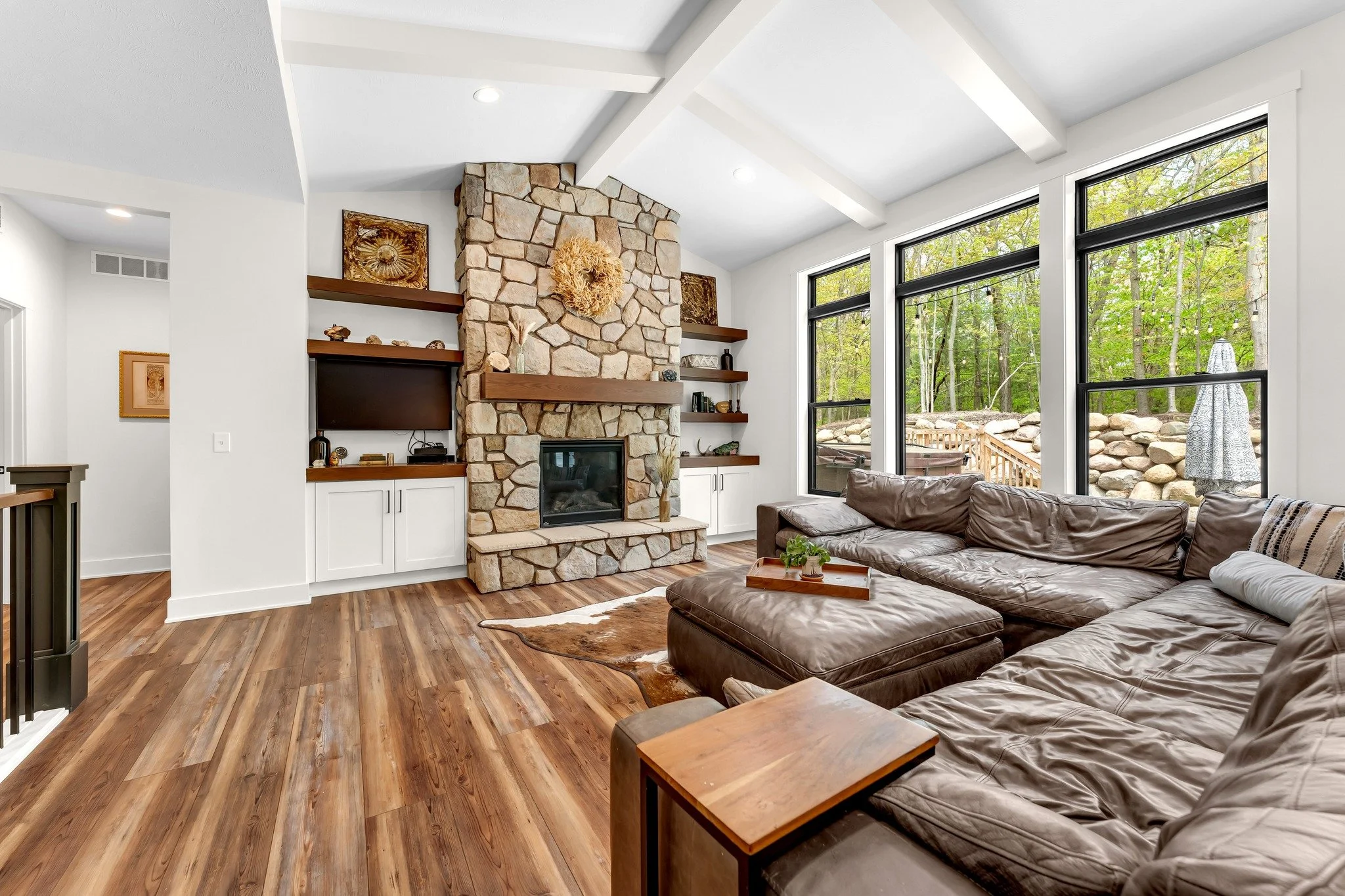 This is the number one thing I wish I could tell all realtors:
The effort you put into prepping a house is directly multiplied in the photos! 

Here's what I mean:

If you walk through the house before - help declutter, fix minor eye sores - the phot