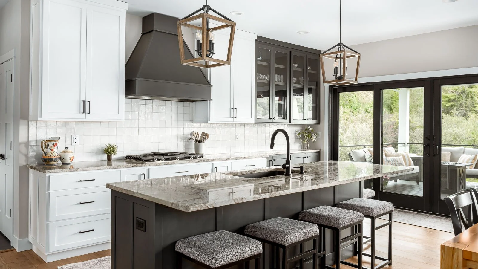 Vacation Rental airBNBAIV00117.jpg