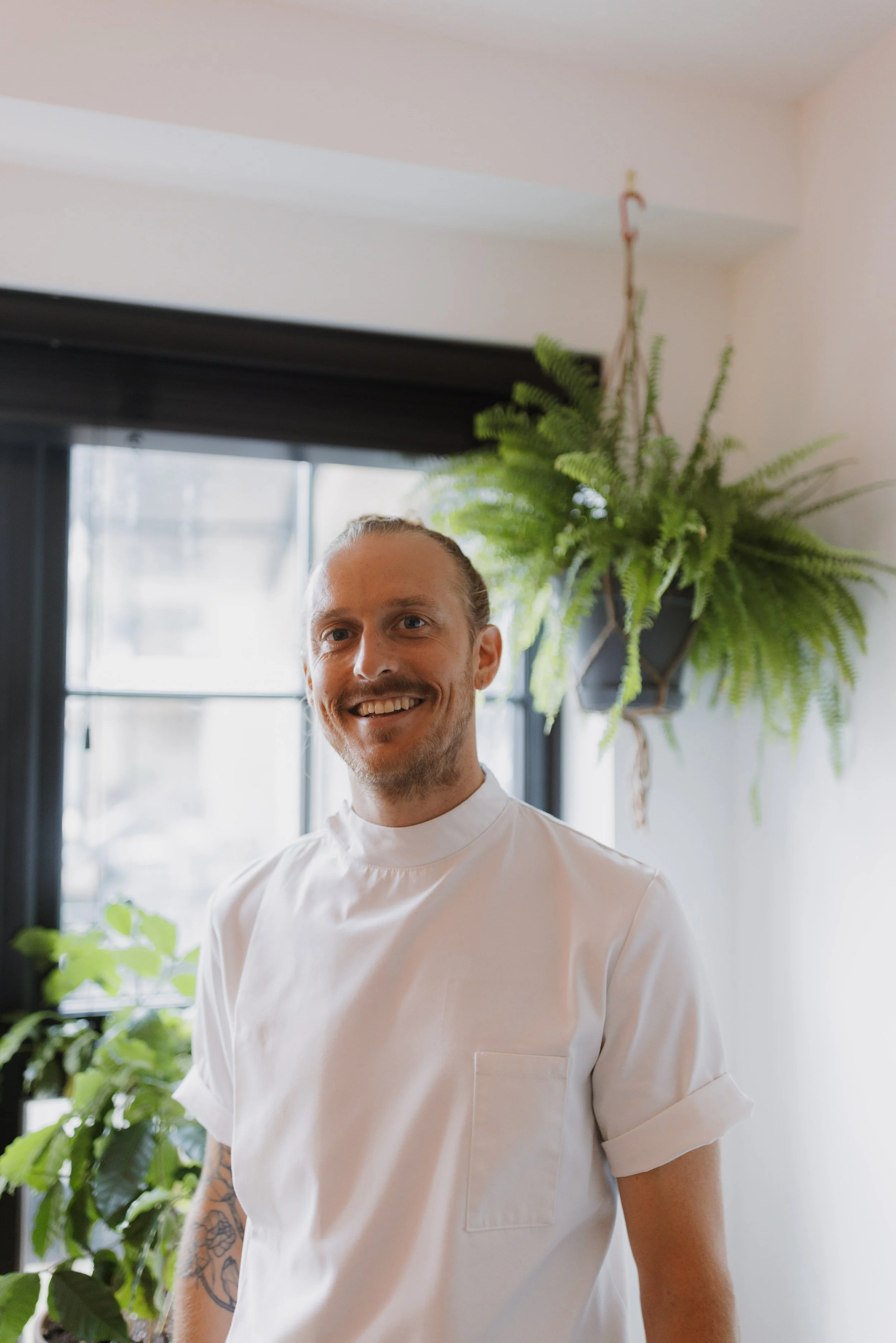 Florian Cross_Headshots-7.jpg