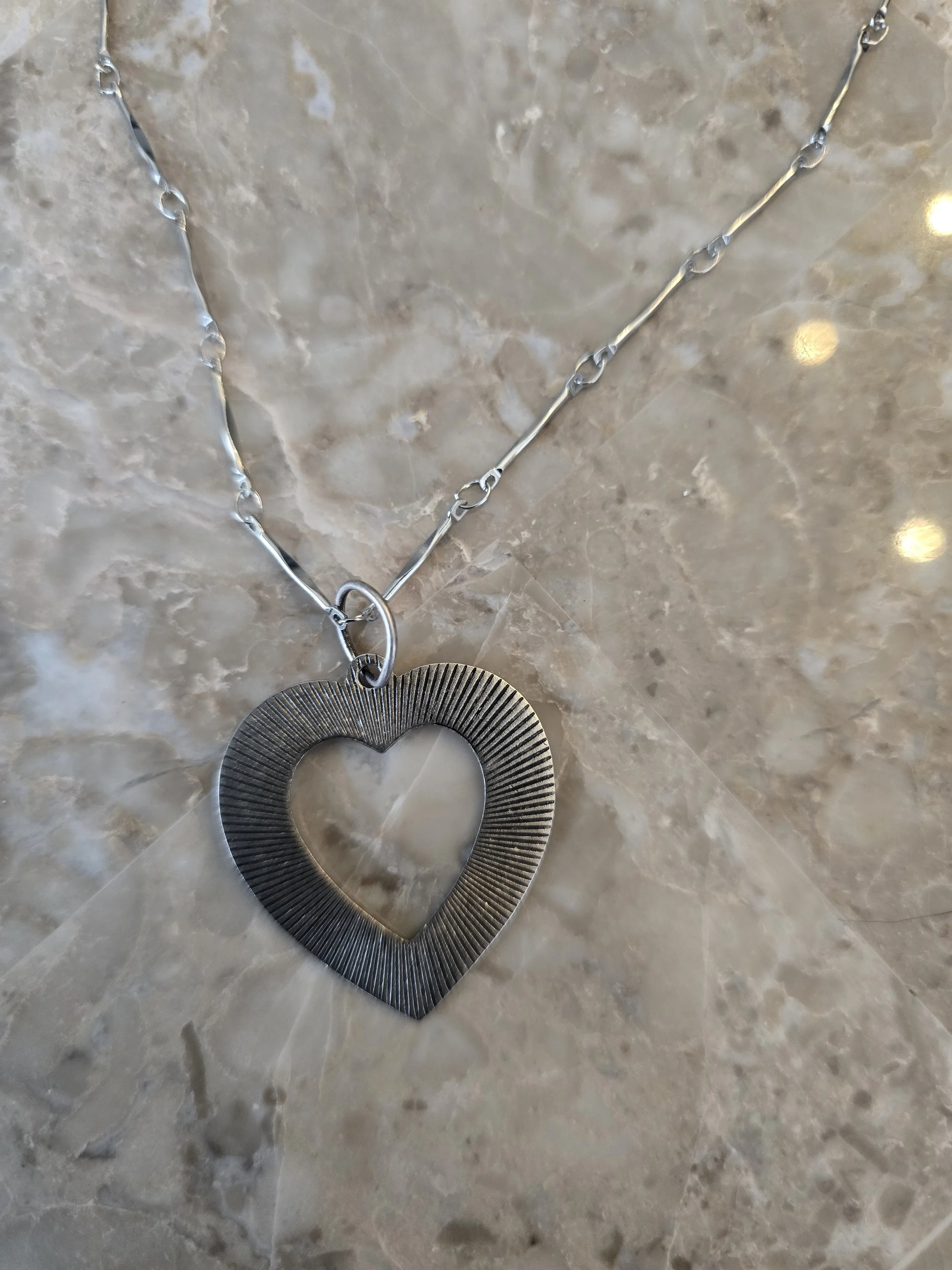 CUT OUT HEART NECKLACE