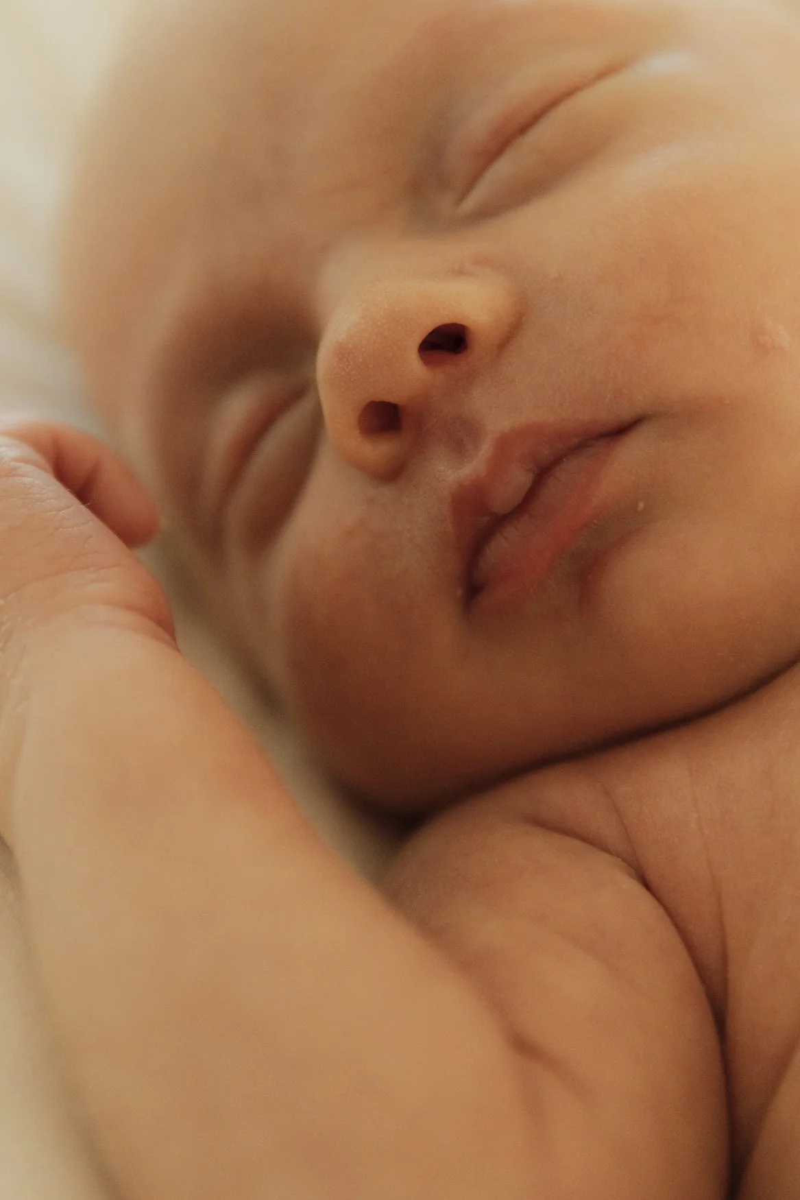 Los Angeles newborn photographer capturing small details of a baby in-home