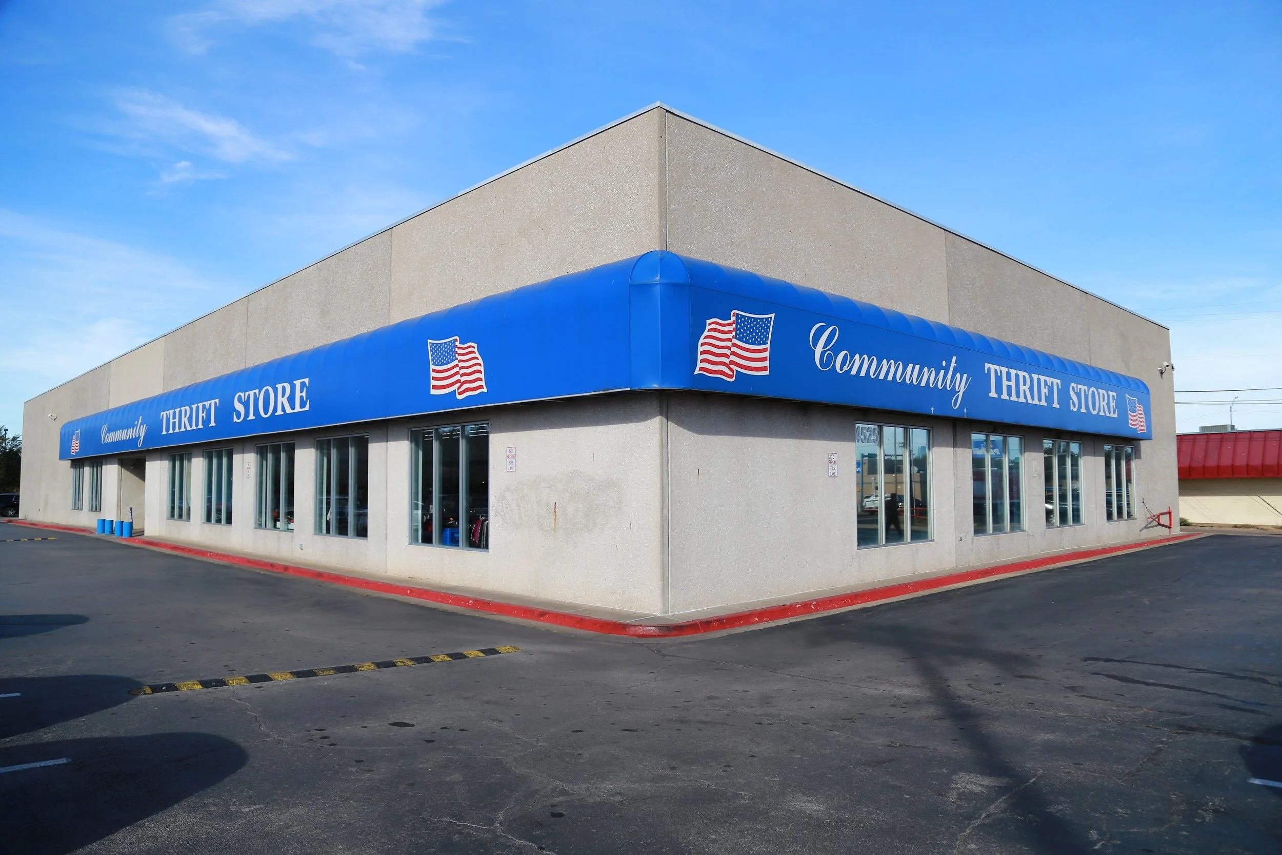 Cashier Community Thrift on Penn