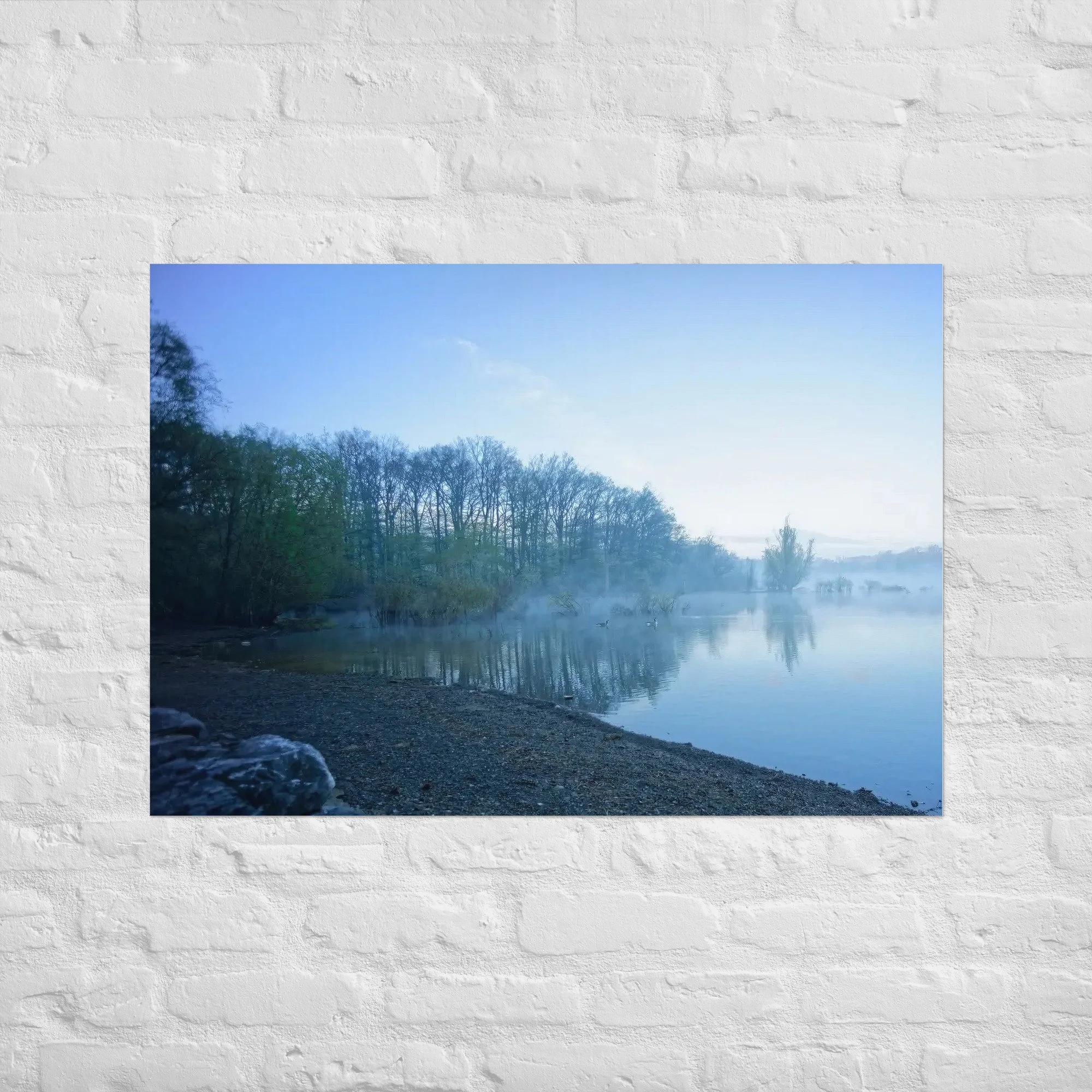 Möhnesee bei Nebel im Morgengrauen