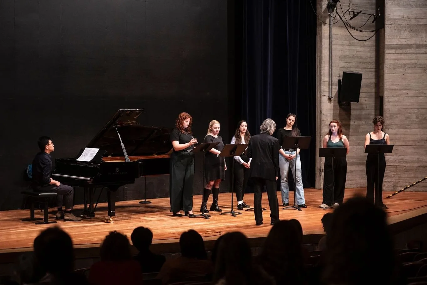 #throwback to our masterclass with Kent Nagano and this banger of a piece: ELEKTRA ✨ 
Und dann auch noch mit den wundervollsten Menschen &uuml;berhaupt - was f&uuml;r ein Privileg 🥹 

Richard Strauss: Elektra - M&auml;dgeszene am 27.06.25 💃🏼

1.Ma