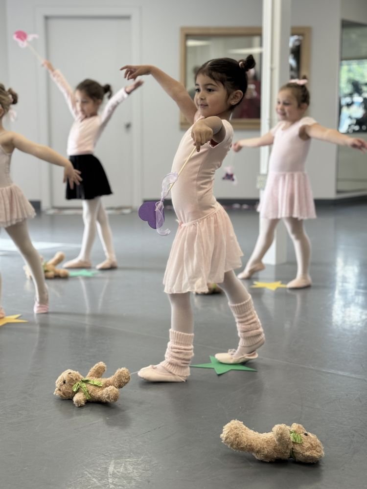 kids dancing ballet