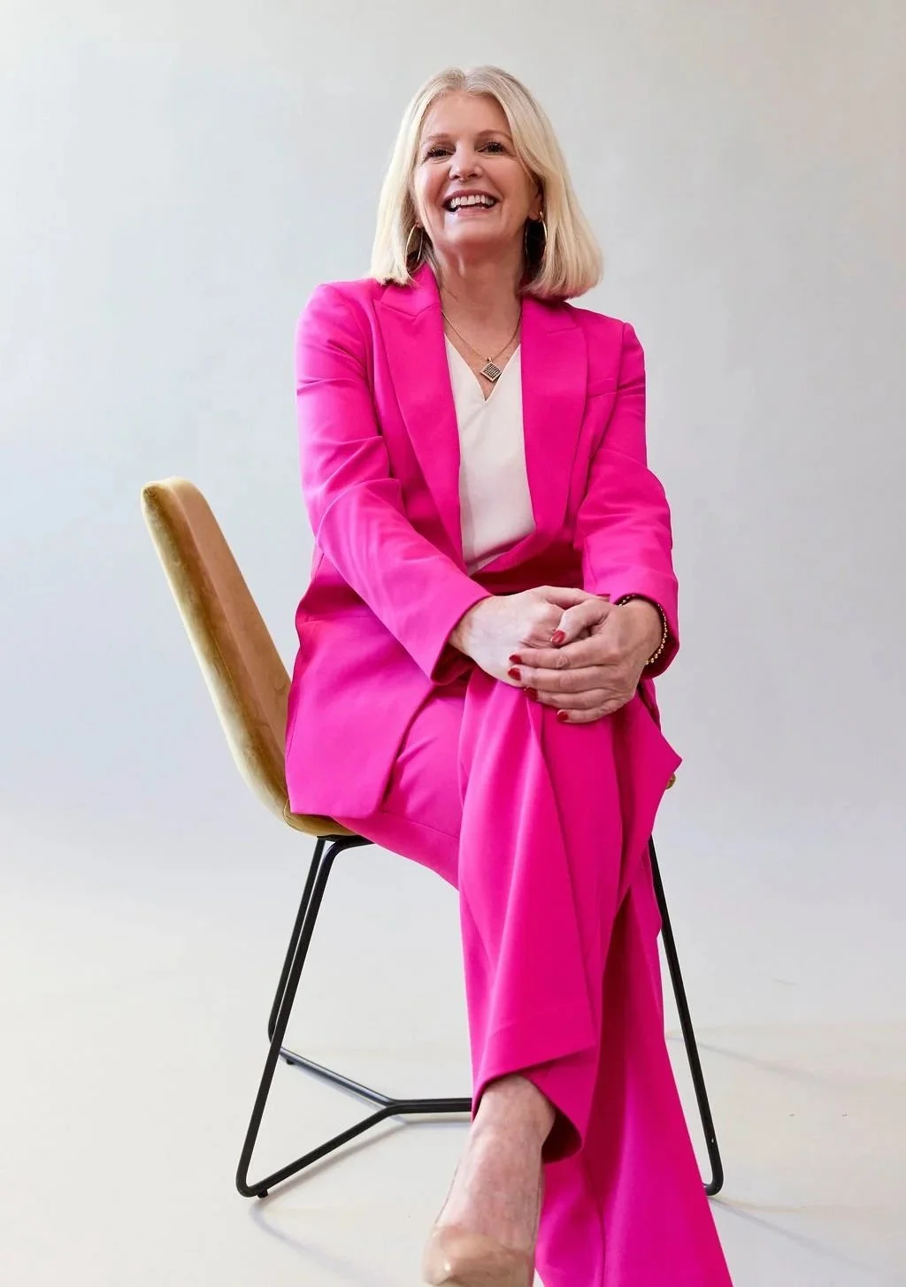 Lisa Axios leading a leadership coaching session