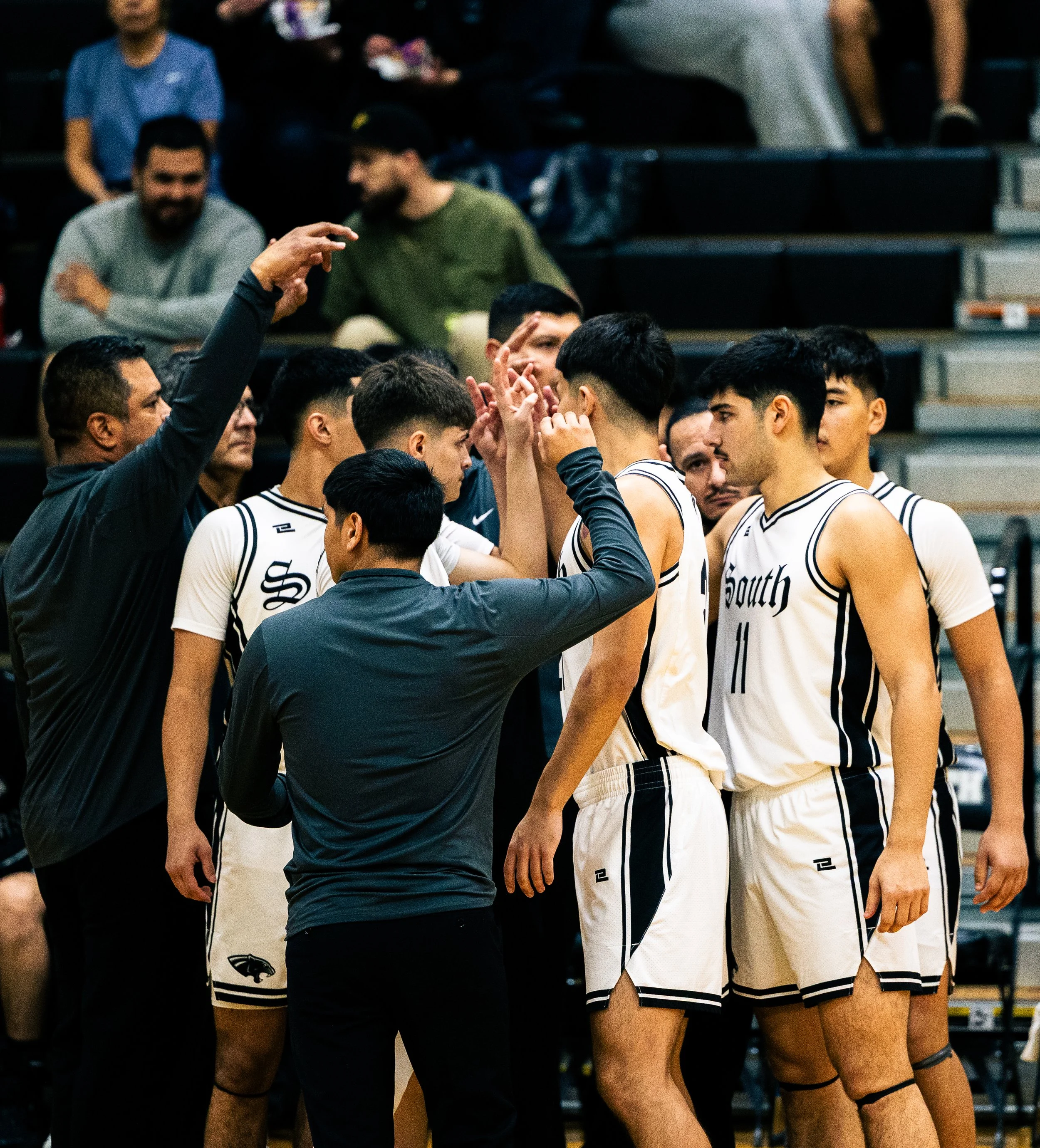 United South Panthers Boys Basketball vs Del Rio Rams