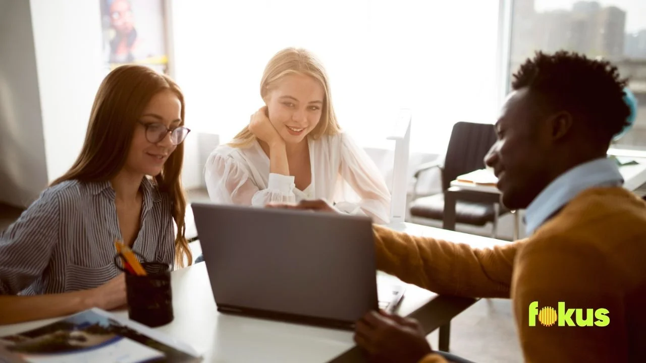 image of a team talking about onboarding program for every role