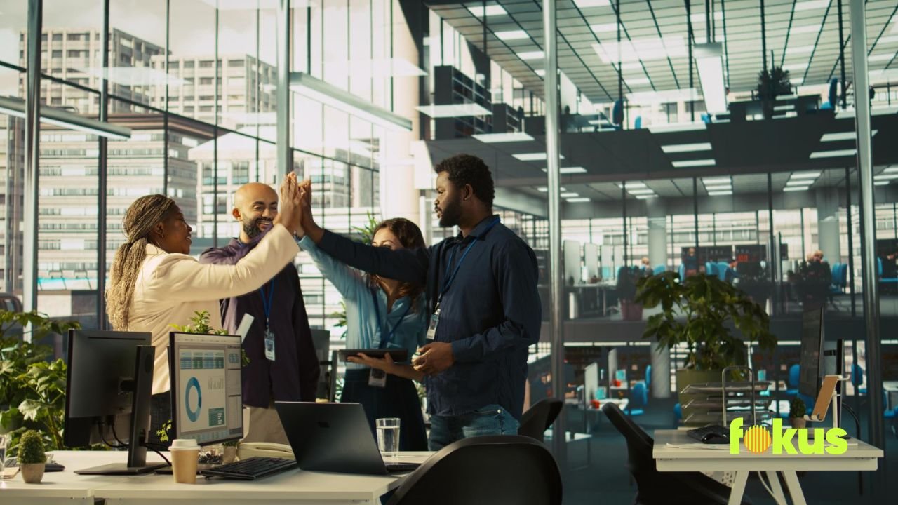 Image of blended learning combines digital traning with live practice