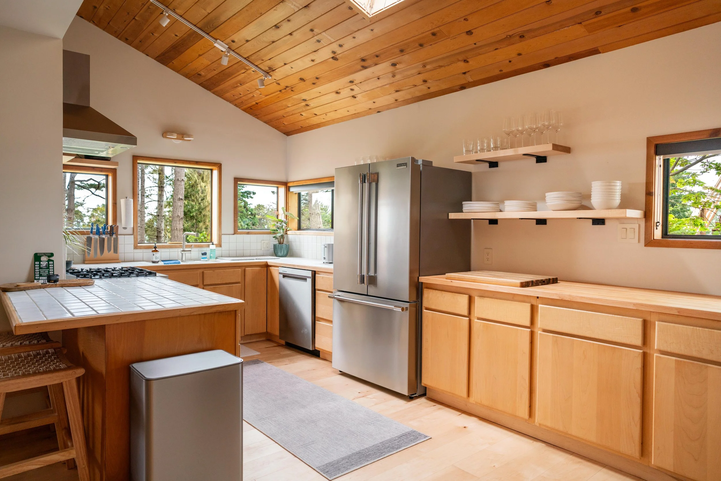 37940_pacific_view_drive_4_19_26_nik_z_photo-24.jpg