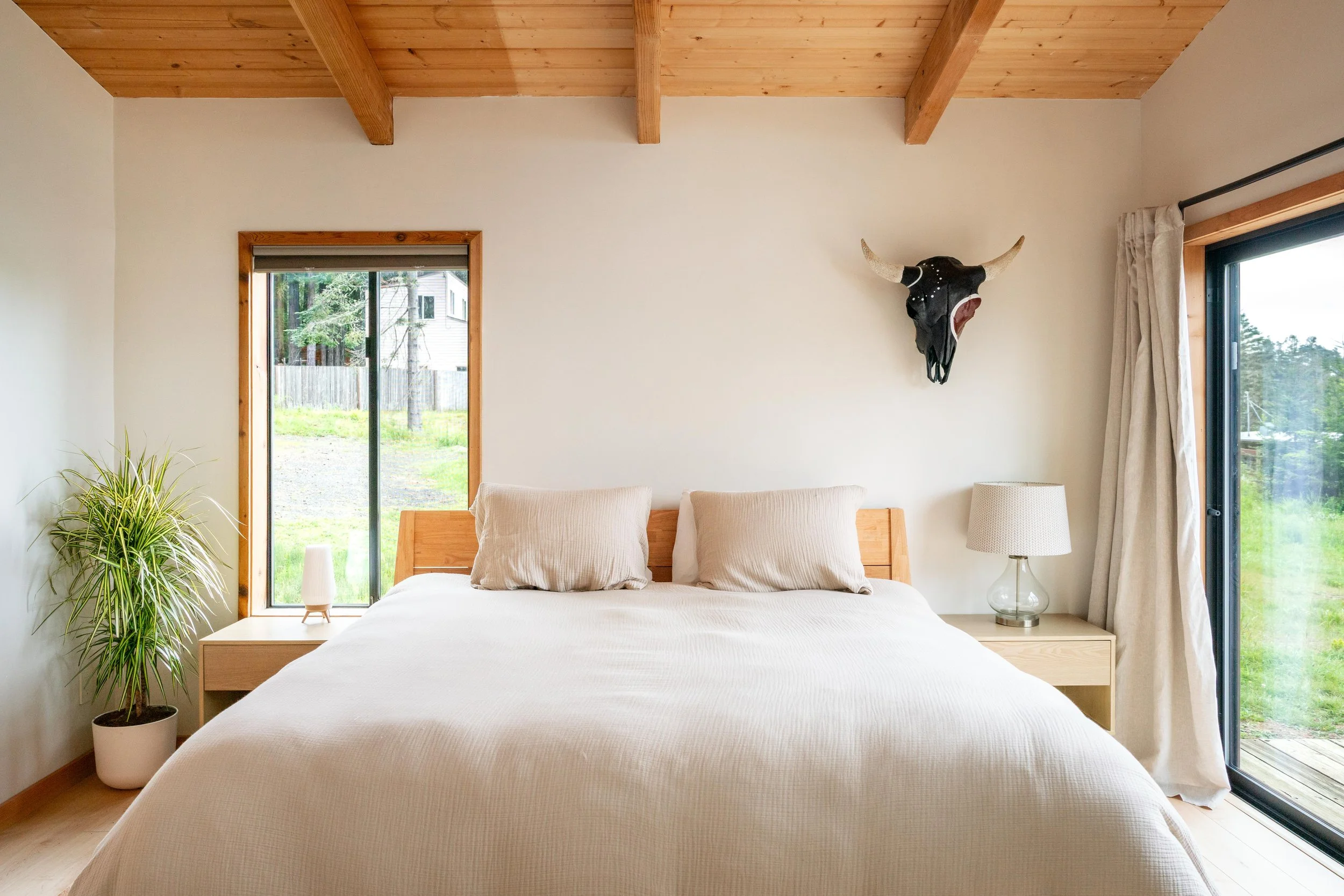 37940_pacific_view_drive_4_19_26_nik_z_photo-30.jpg