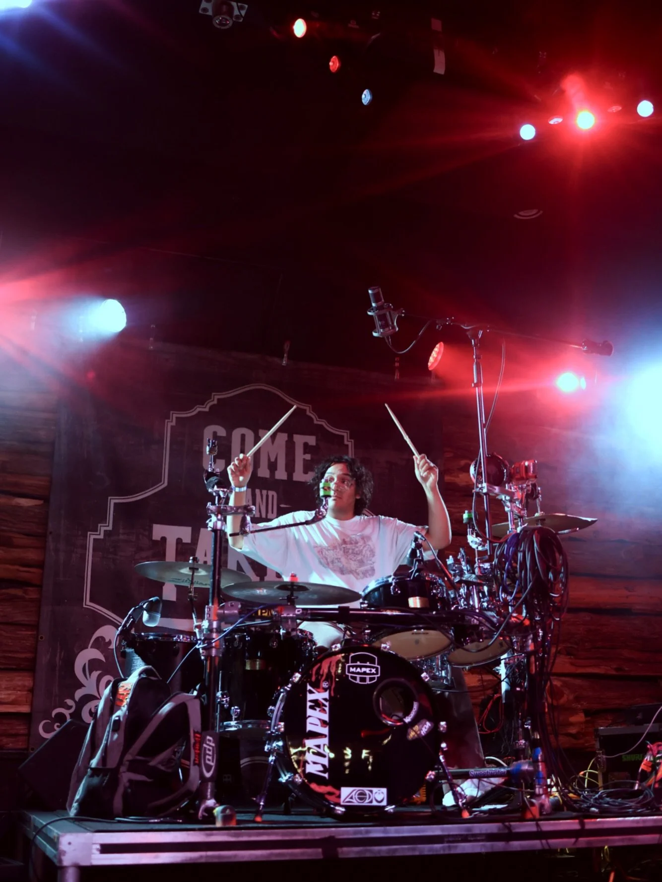 FRIDAY THE 13TH!! Join us and @thedeadlyblooms @albuterol.baby @padlock.htx at @the_end_houston 

SEE YOU THERE👻👻