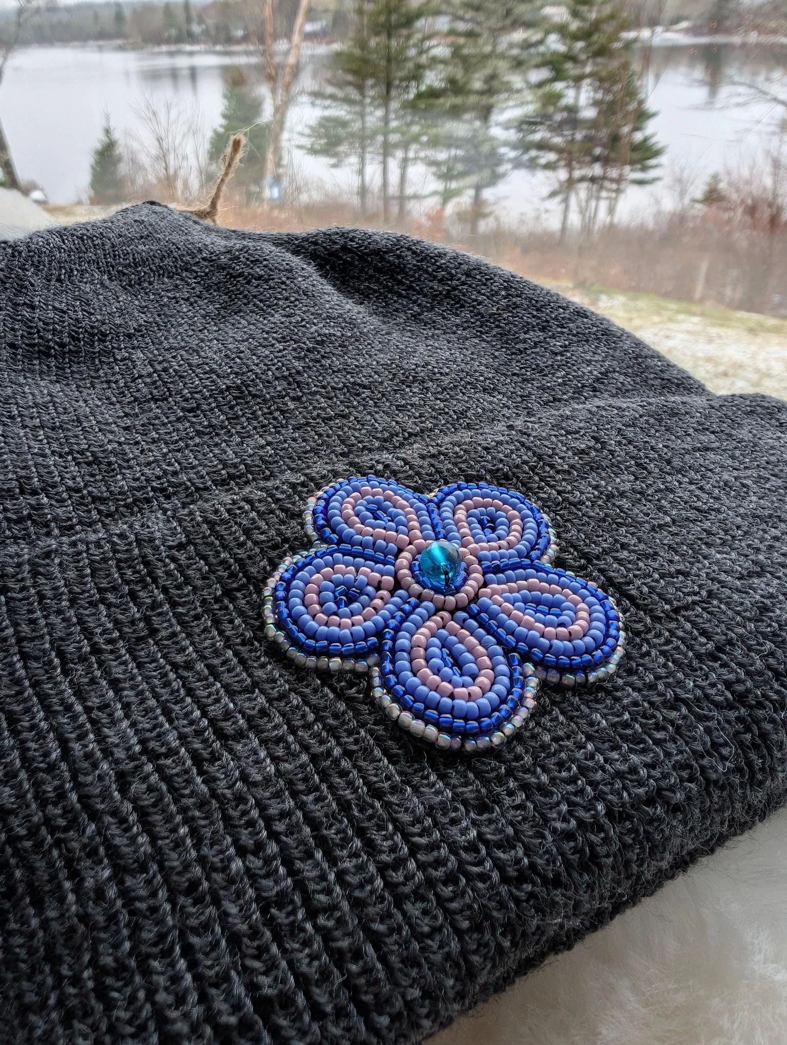 Beaded toque - Flower