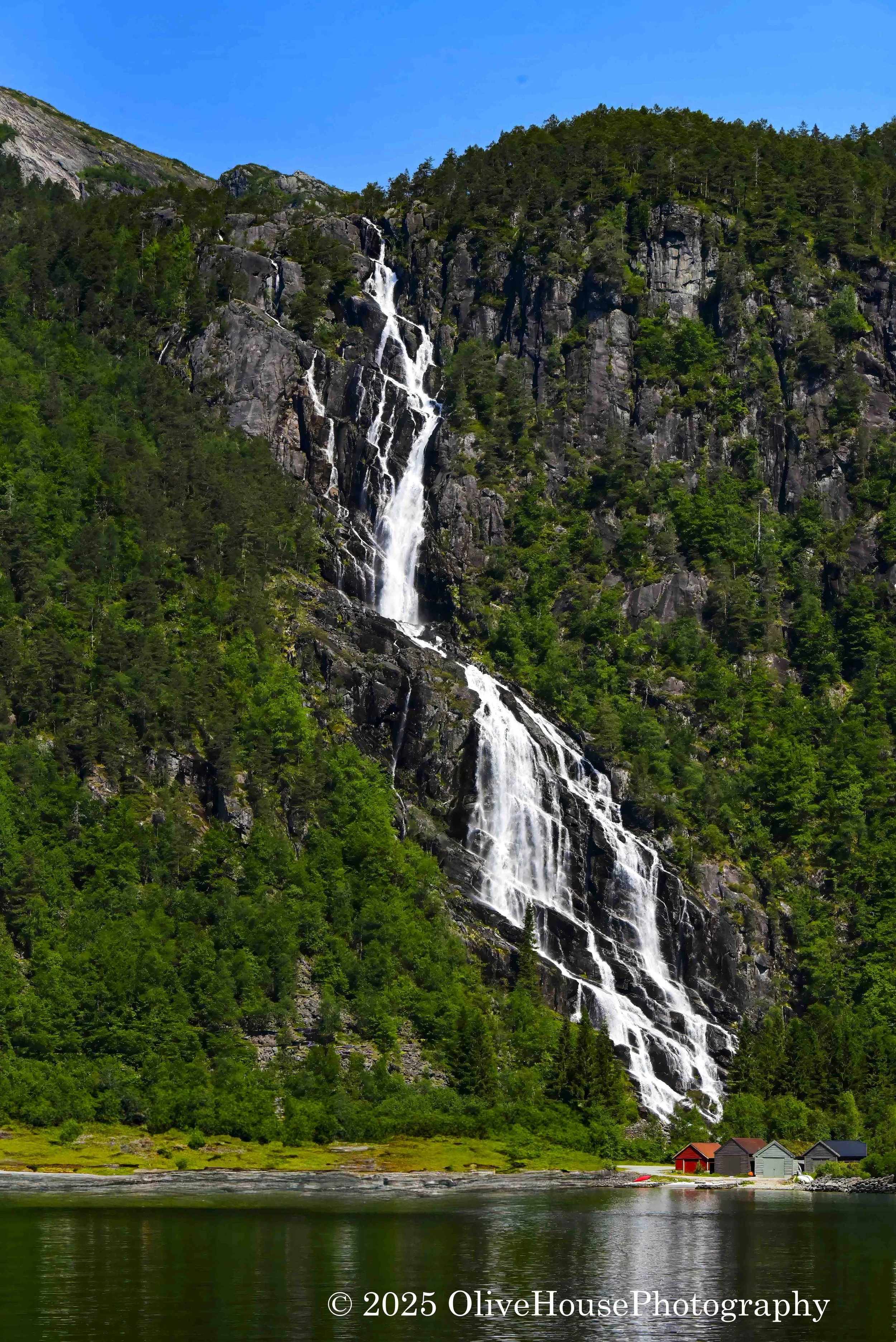Waterfall008.jpg