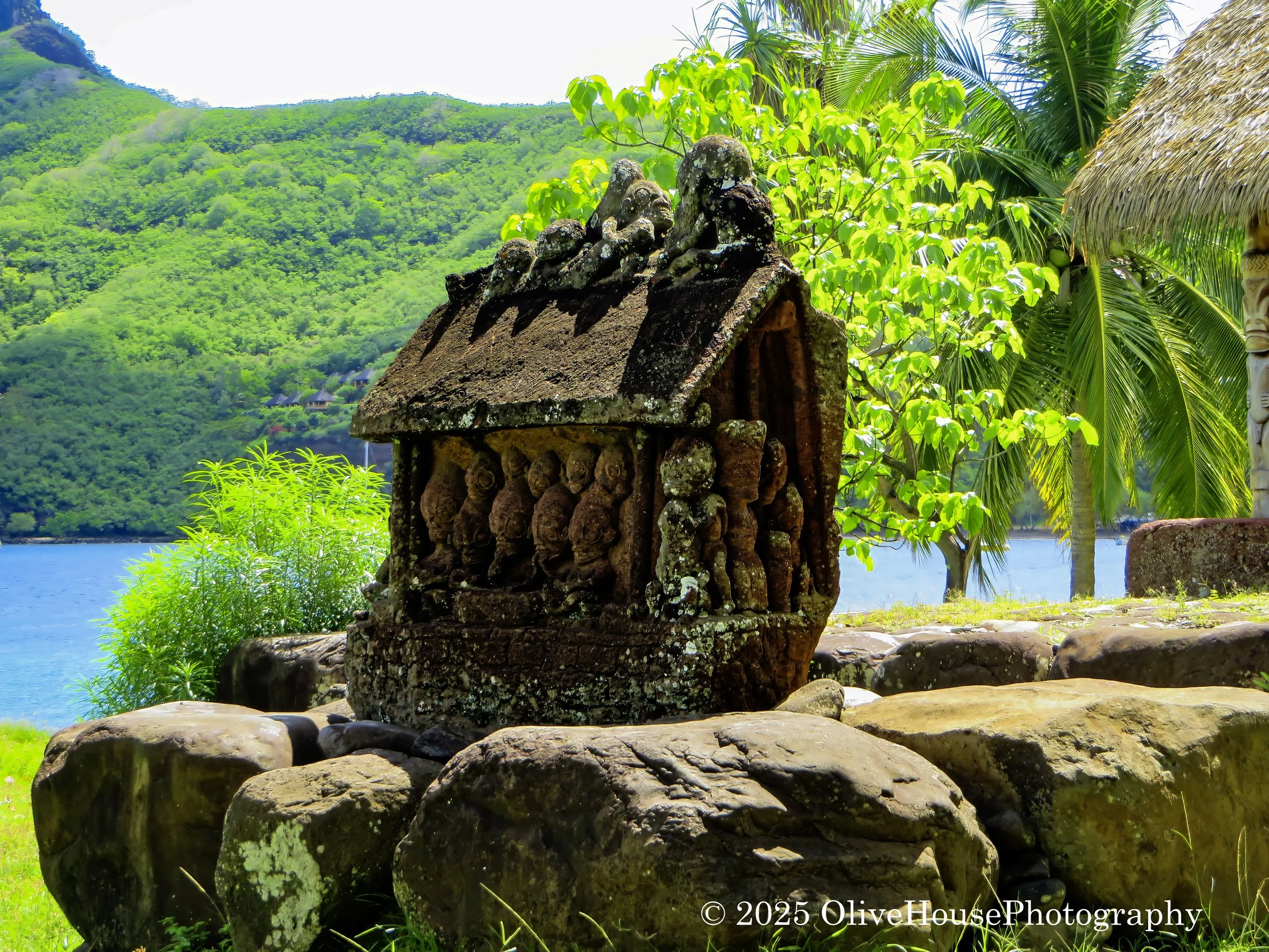Photo of carving in Nuku Hiva in the South Pacific