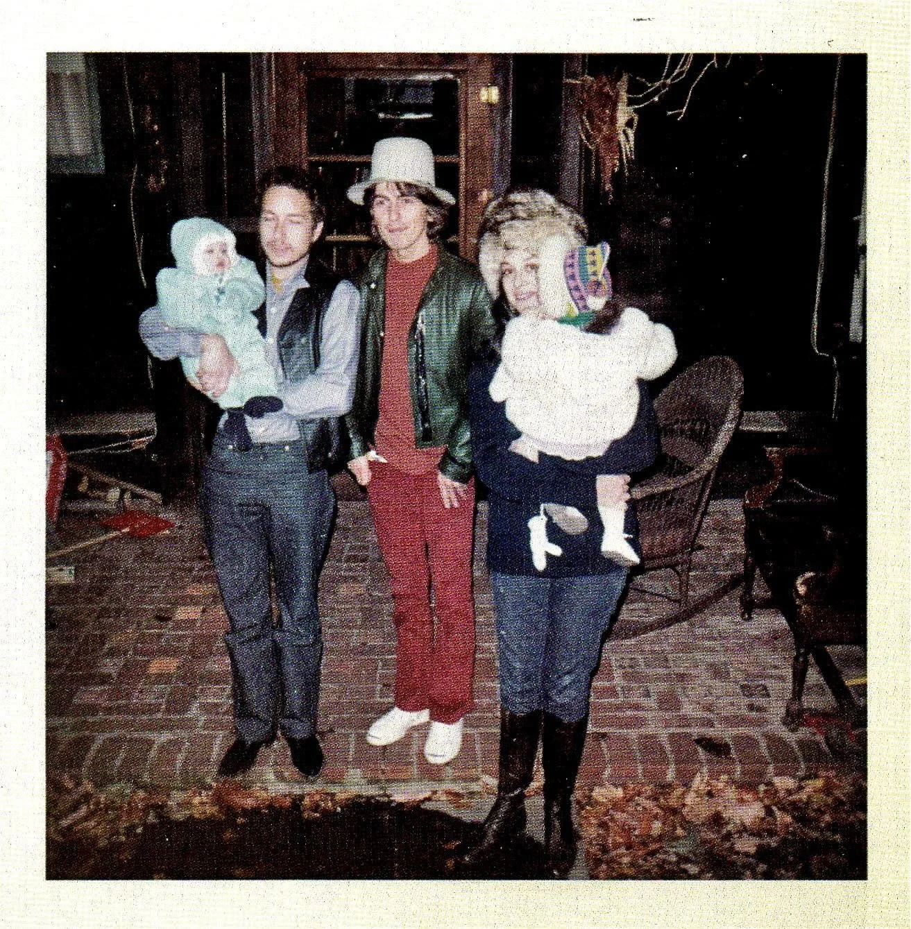 George Harrison + Bob &amp; family, November 1968
Letter from George to Bob following a shared thanksgiving in Woodstock &amp; I&rsquo;d Have You Anytime~
source: Reddit u/Hubbled 
#georgeharrison #thebeatles #bobdylan #thanksgiving