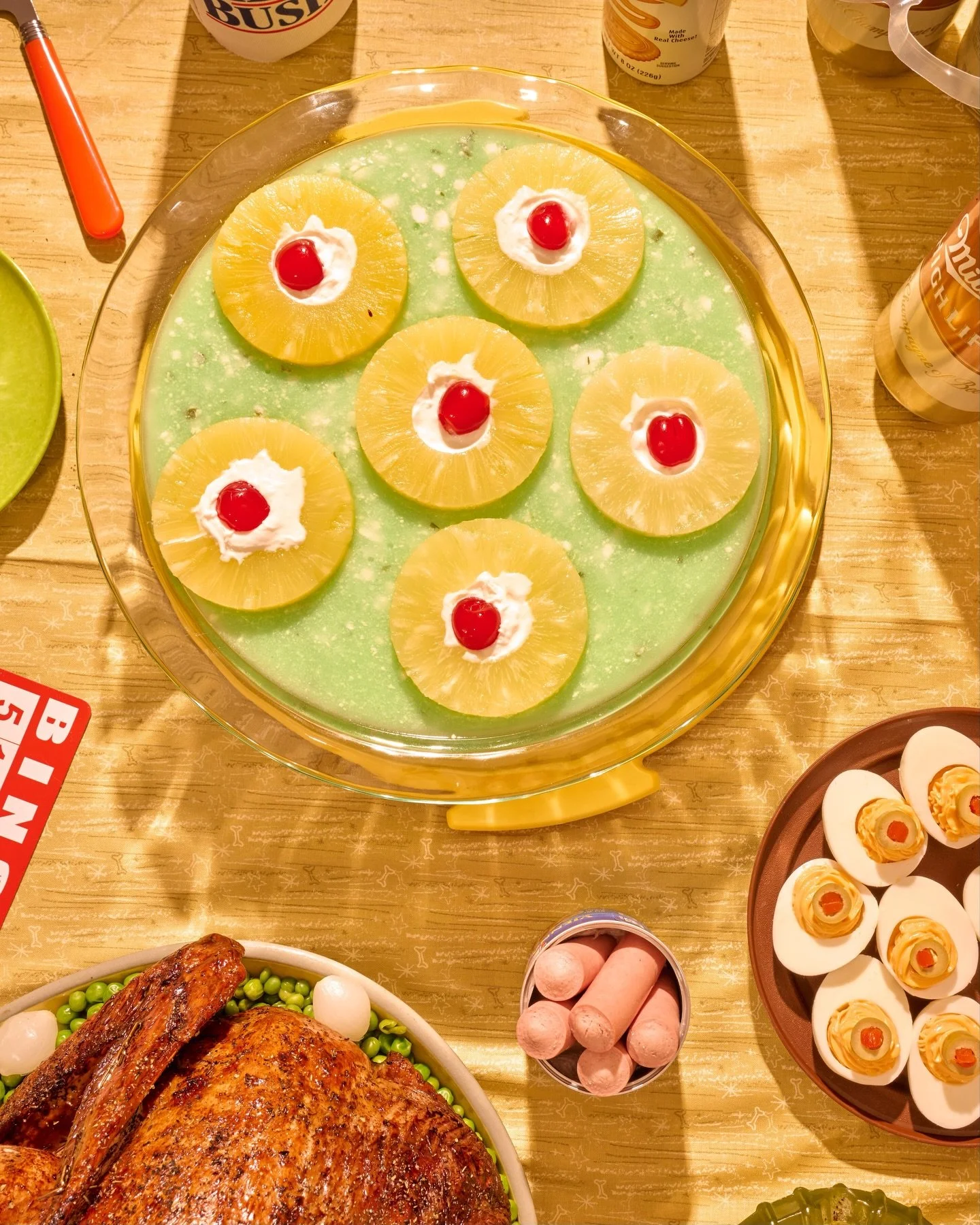 Are we all ready for Thanksgiving? Back with a re-edit of these because this 80s Midwest Thanksgiving test shoot lives rent-free in my brain all year long. When I told Jessica @fromphototophood this concept and to see if she would style, she immediat