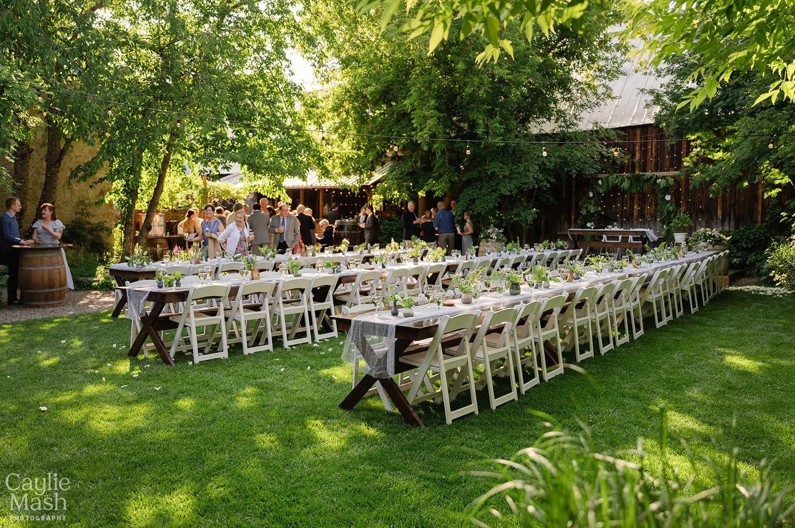 An image of a wedding reception at StoneHouse101. StoneHouse101 is an intimate indoor outdoor events venue in Roslyn, Washington, hosting weddings, birthdays, anniversaries, and more near Cle Elum, WA.