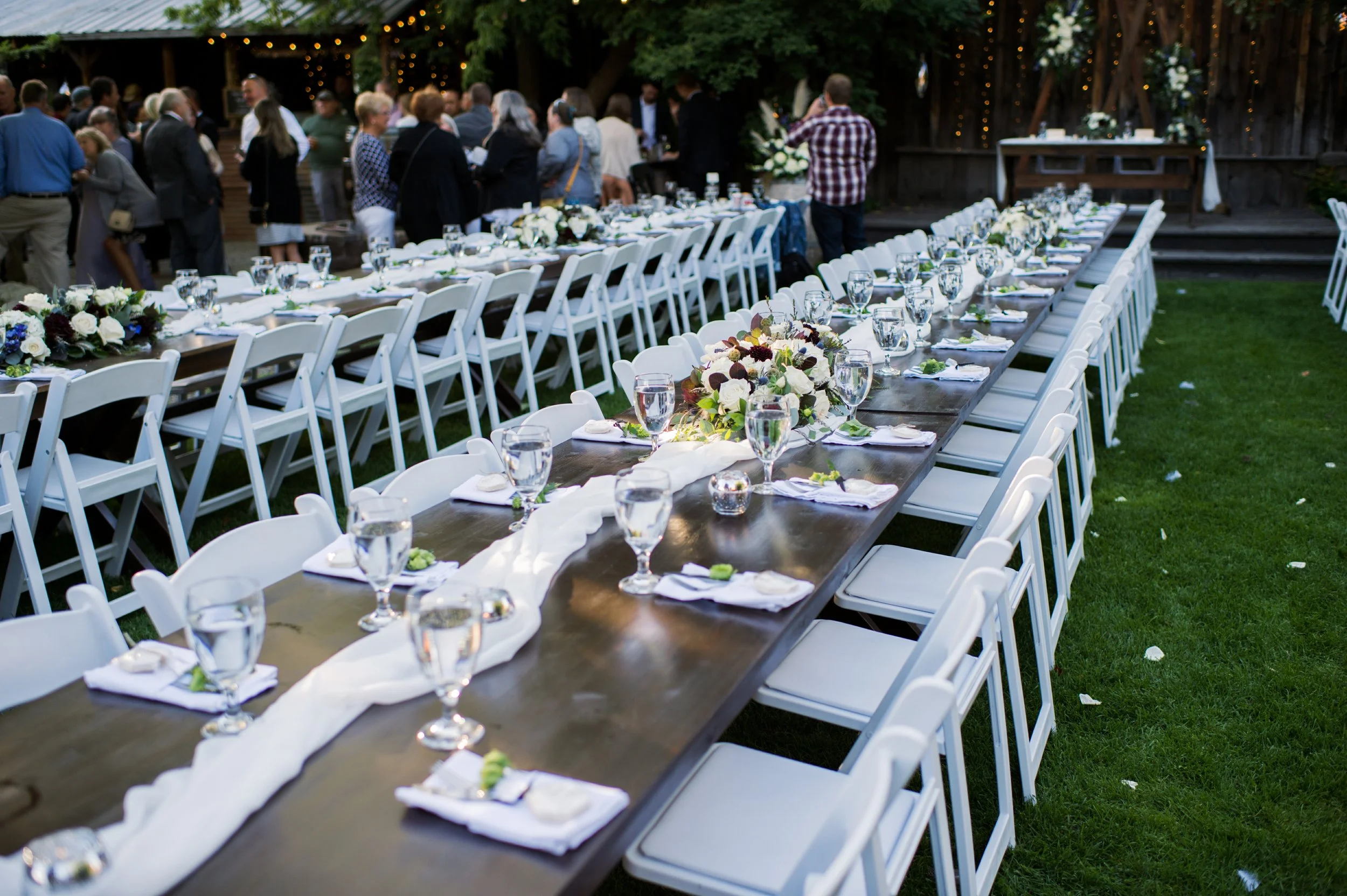An image of a table setting at StoneHouse101. StoneHouse101 is an intimate indoor outdoor events venue in Roslyn, Washington, hosting weddings, birthdays, anniversaries, and more near Cle Elum, WA.