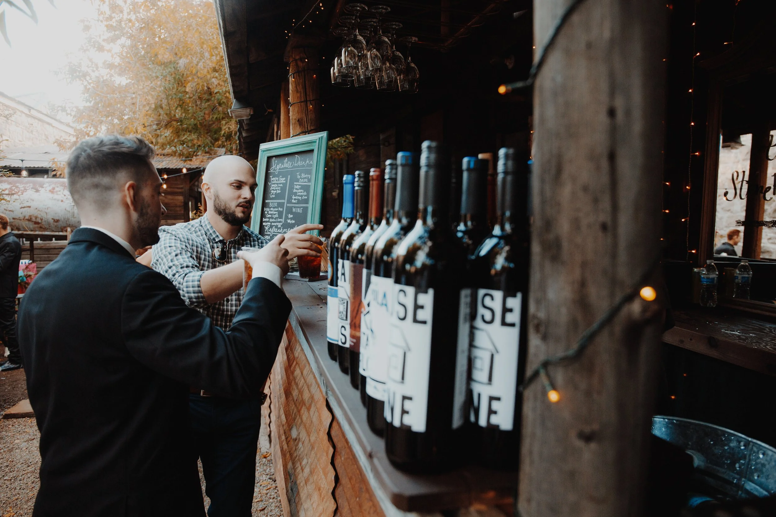 An image of the bar at StoneHouse101. StoneHouse101 is an intimate indoor outdoor events venue in Roslyn, Washington, hosting weddings, birthdays, anniversaries, and more near Cle Elum, WA.