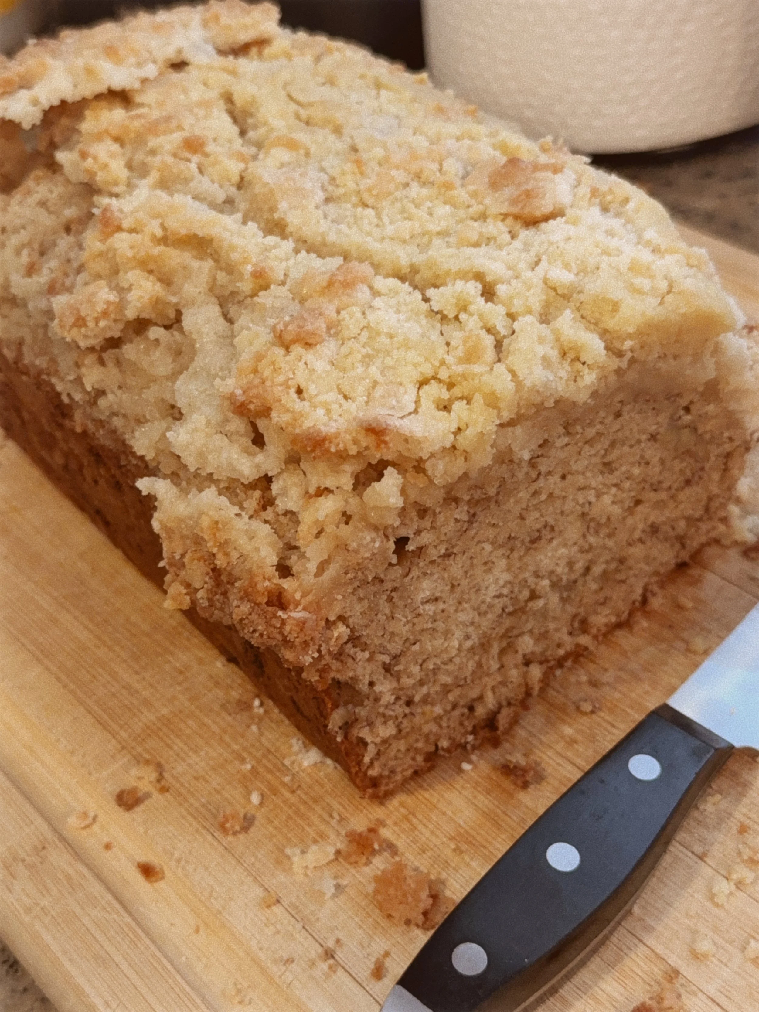 Simple Banana Bread with a Sweet Crumb Topping