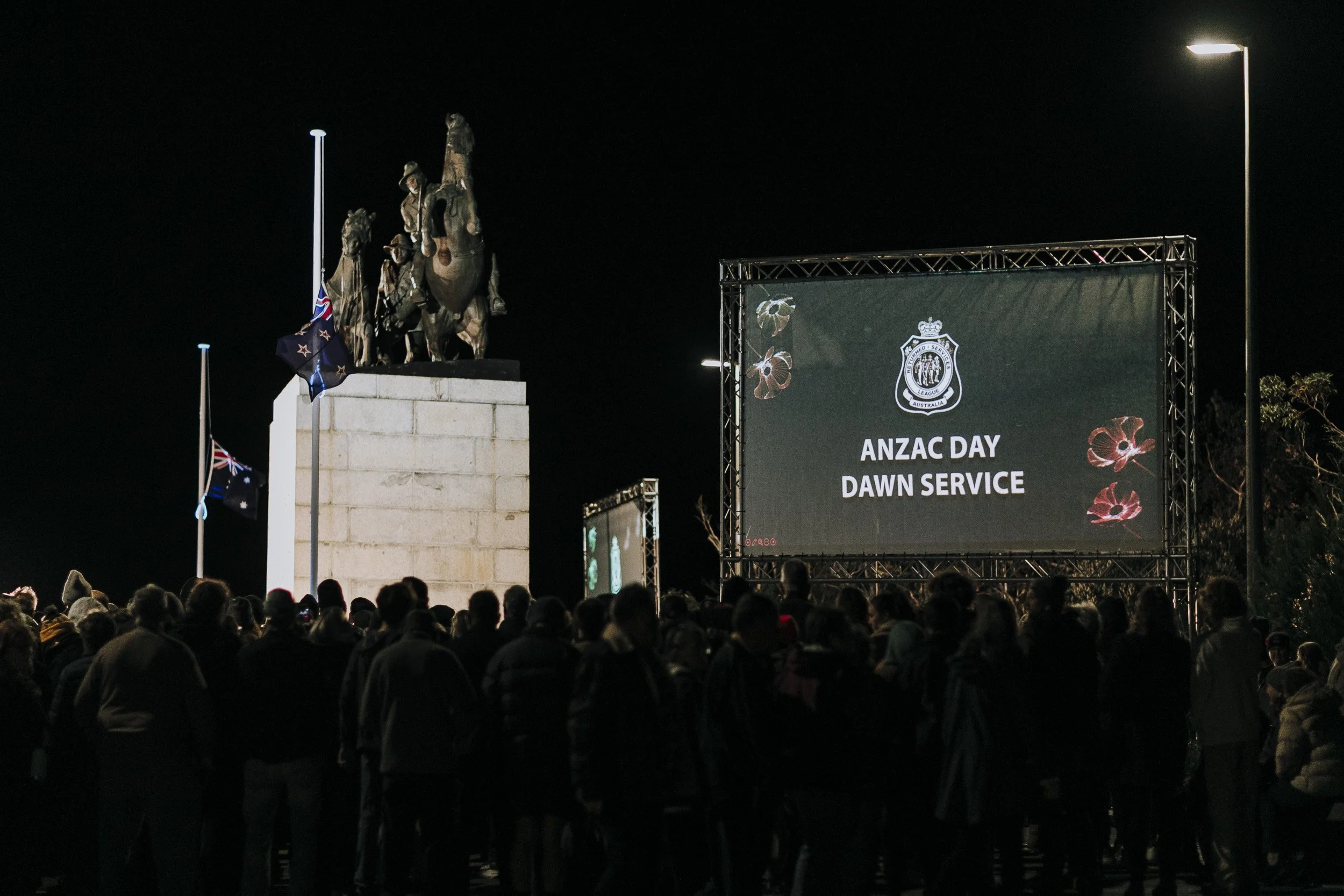 Albany Dawn Service -0010.jpg