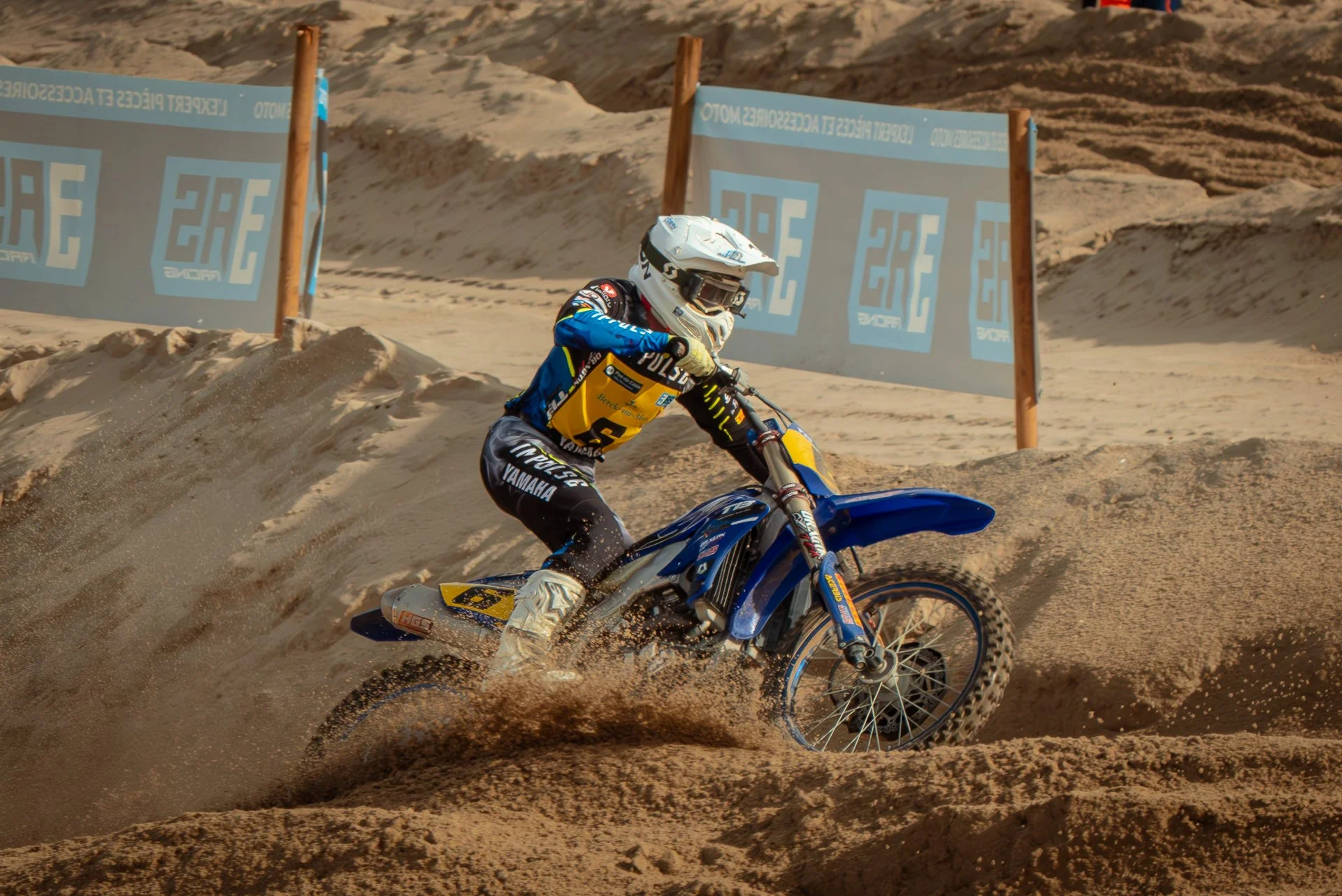 AdrienTellier_Portfolio_BeachCross24_P1060783-Avec accentuation-Bruit.jpg