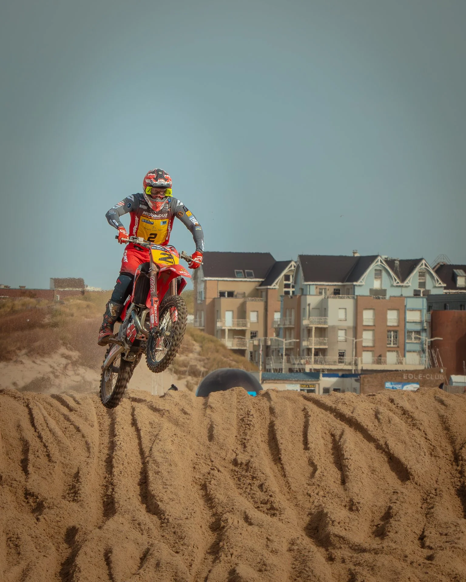 AdrienTellier_Portfolio_BeachCross24_P1060716-Avec accentuation-Bruit.jpg