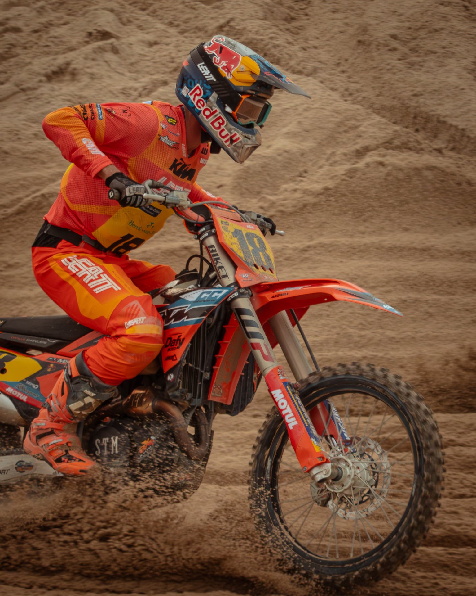 AdrienTellier_Portfolio_BeachCross24_P1080066-Avec accentuation-Bruit.jpg