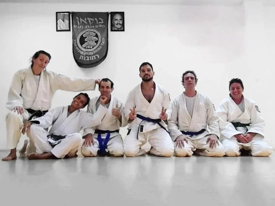 Bukan School of Krav-Maga students posing for a fun picture after a training with instructor.