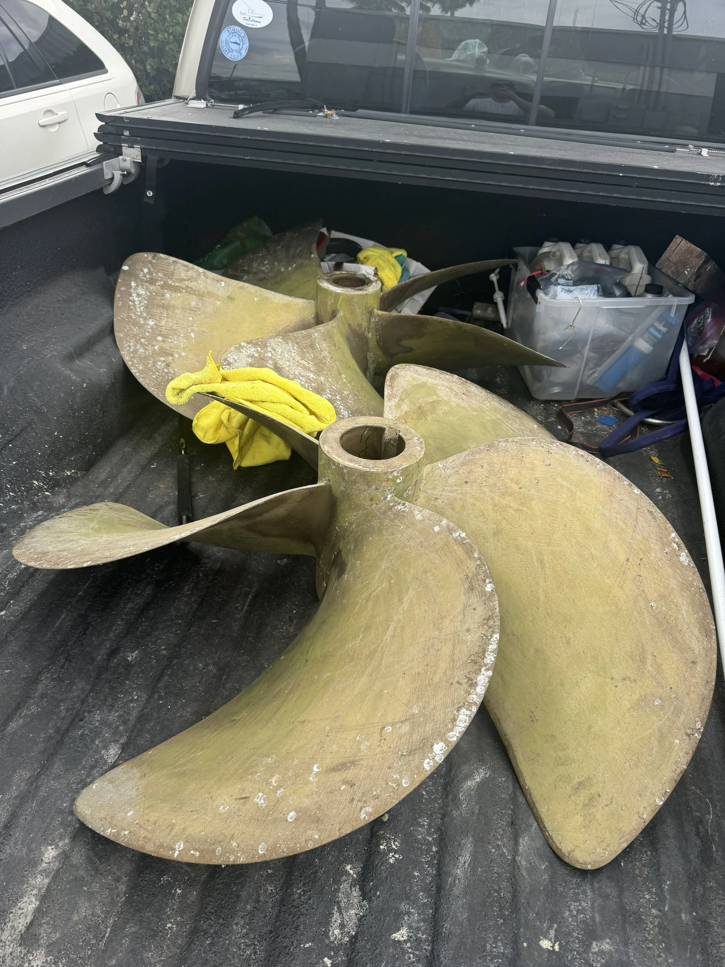 Richters_Yacht_Management_boat_prop_boat_propeller_fix.jpeg