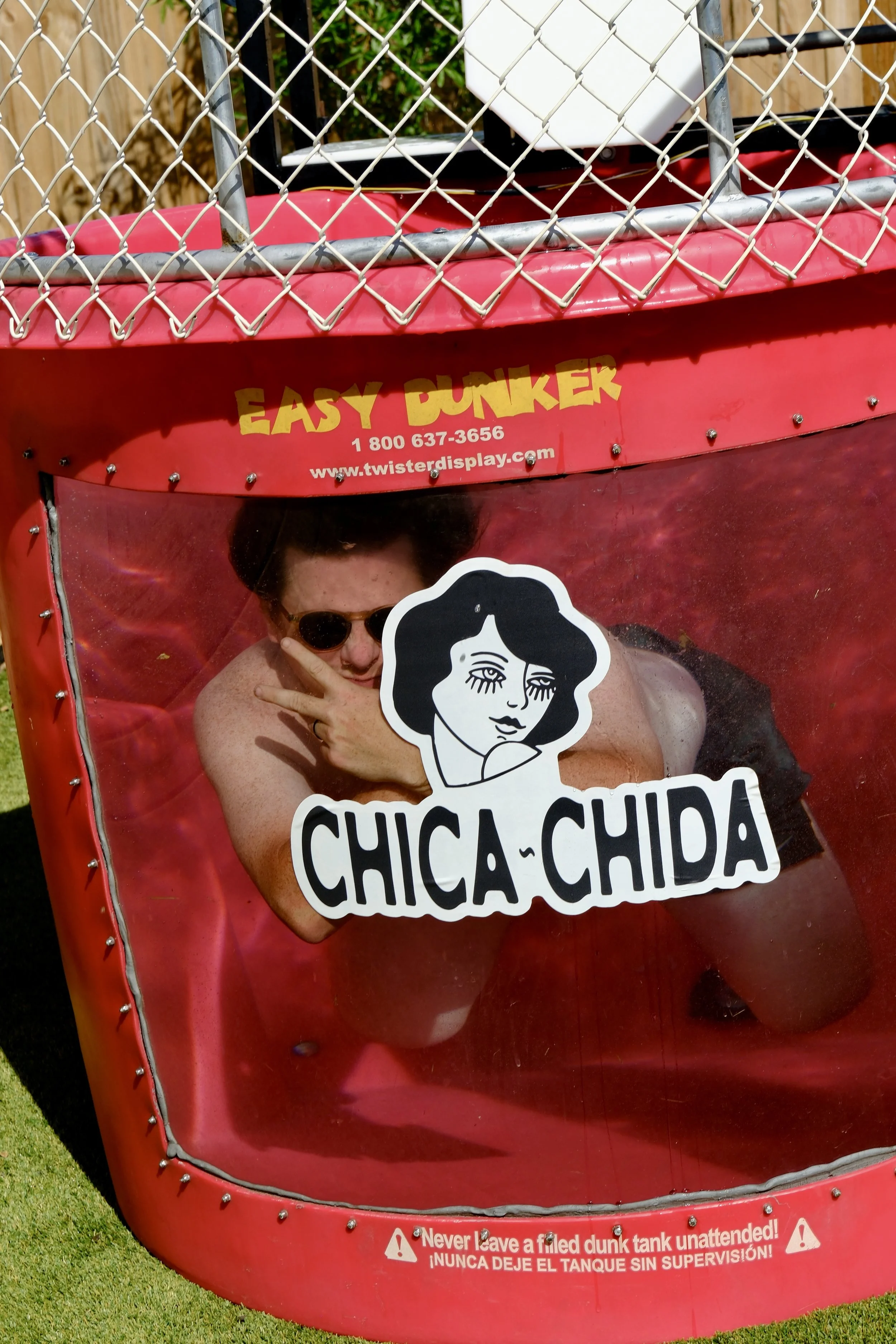 CHICA CHIDA DUNK TANK