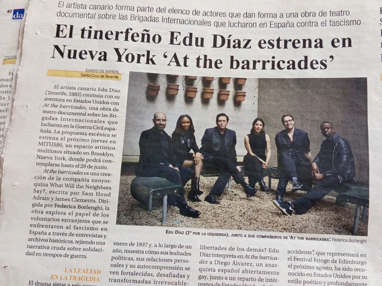 El tinerfeño Edu Díaz, AT THE BARRICADES