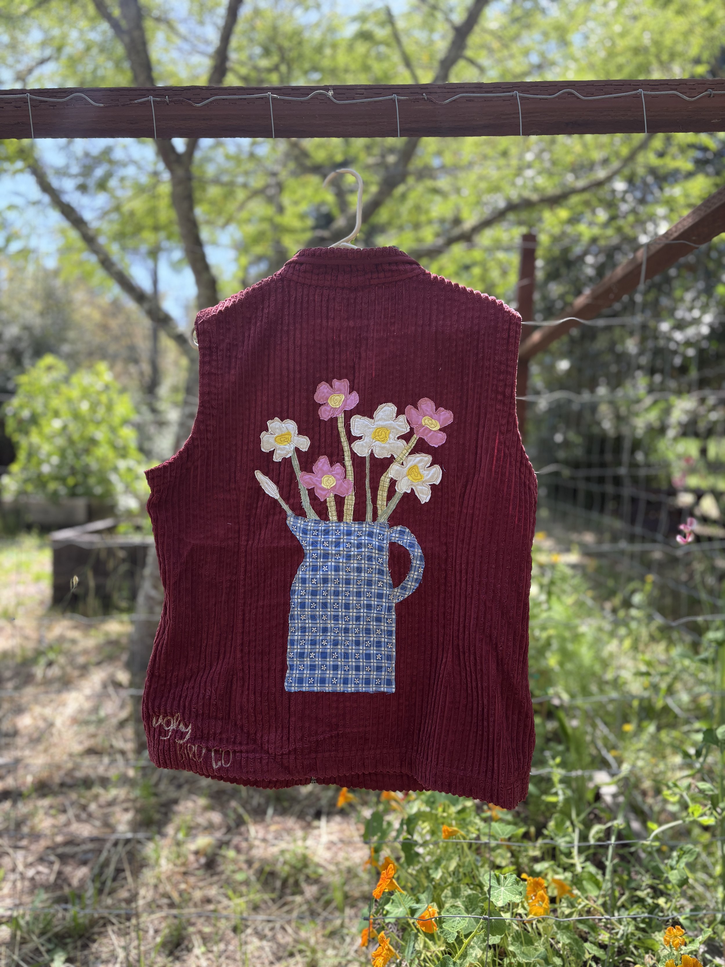 A VASE OF FLOWERS CORDUROY VEST