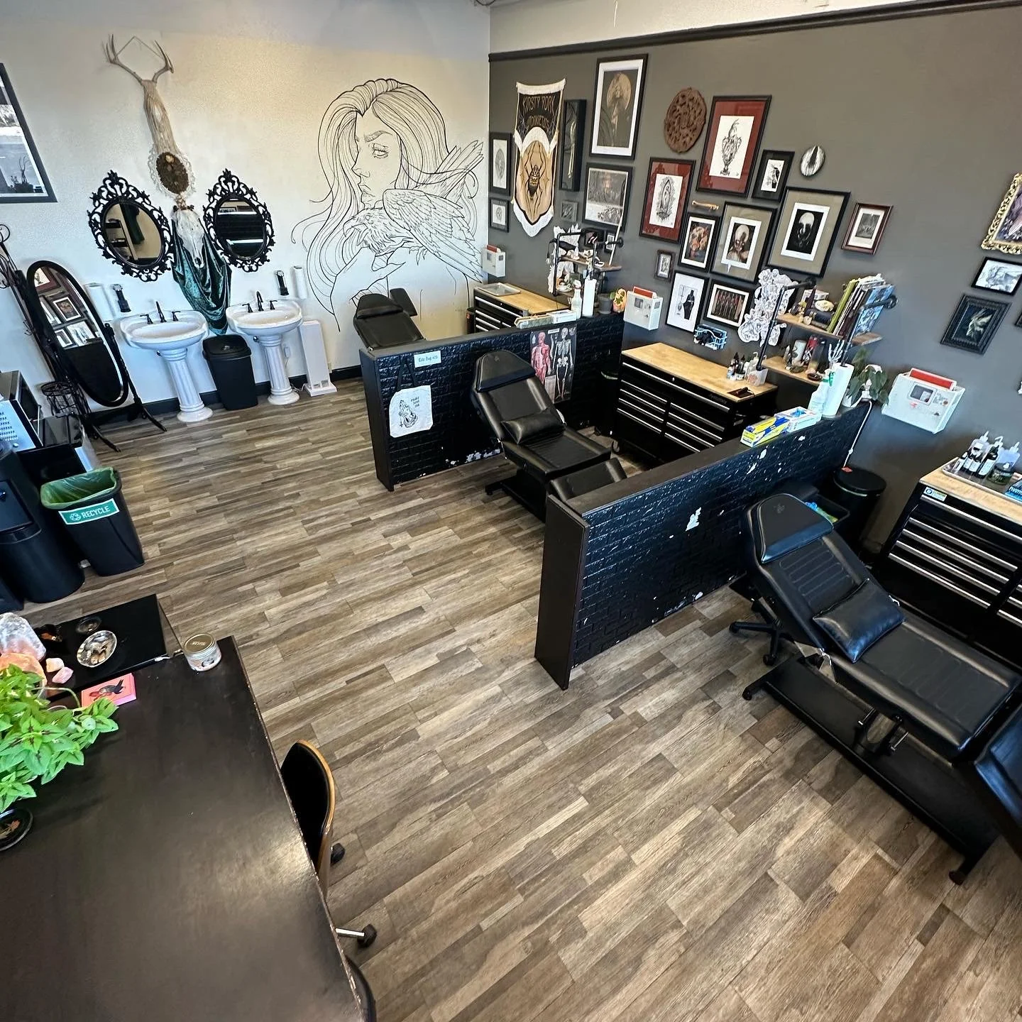 Black ink a small tattoo shop in Lafayette Colorado