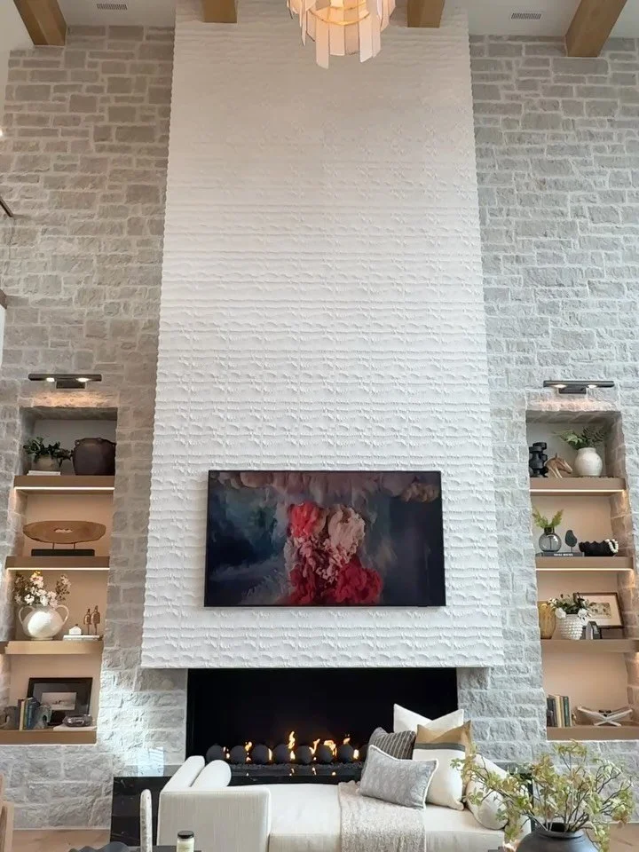 Everything about this home felt grand!!

This backyard was absolutely unbelievable! Did you have a chance to tour this in the St. George Area Parade of homes 

Build: @modernedgedesignbuild
Design: @fourchairsfurniture
Architect: @carrickhomedesign
L