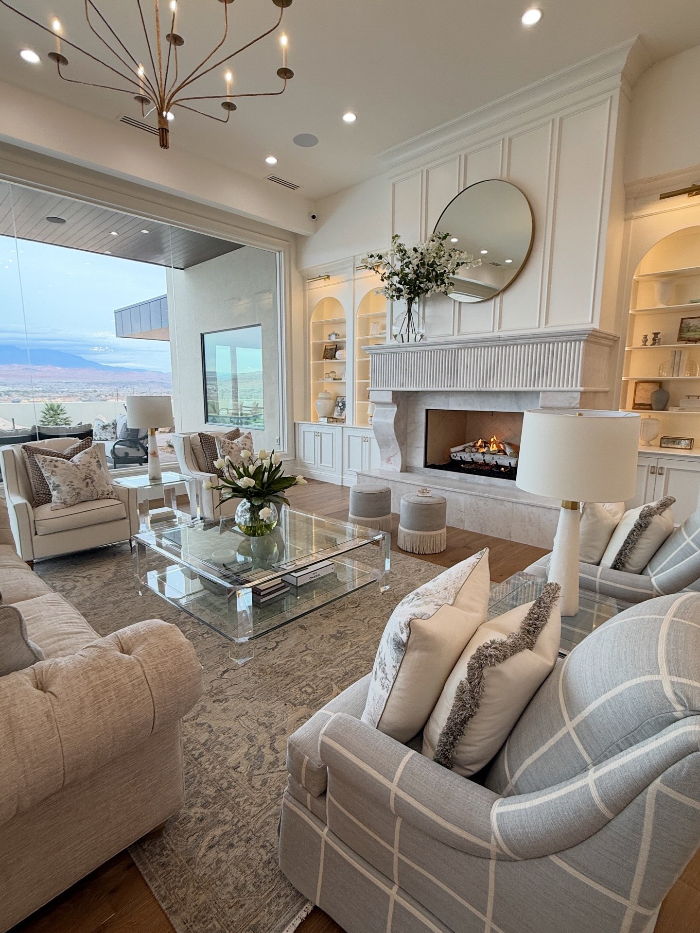 Comment LINK for more details on this incredible home!

Still dreaming about this one! Every space I walked into in this home had me saying oh my goodness!!!

The color drenching, the stone, the custom details, the organization, the views, wow it was