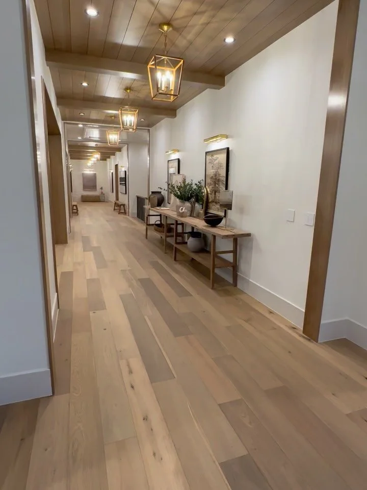I&rsquo;m already counting down the days until the Utah Valley Parade of Homes this summer! I love what this team created a couple of years ago! Gorgeous!

Build: @rcdentcustomhomes 
Featured in: @uvparade 
Videos: @mariahkhomes + @socialagentcircle
