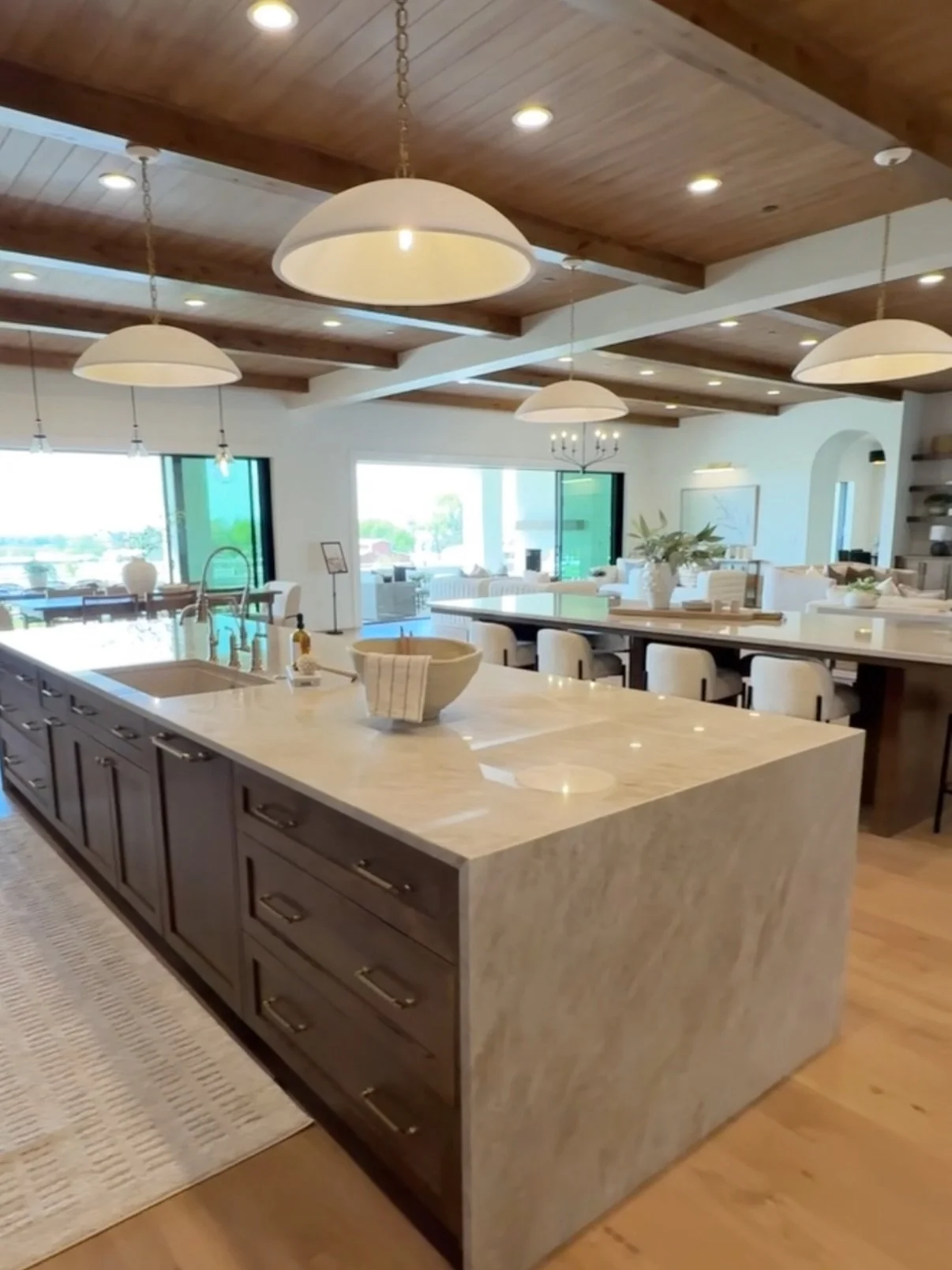 Comment TOUR for the full video walk through.

Still totally in love with this one, can you see why??

Build: @highlandhomesboise 
Design: @karsynyostdesign
Listed by: Kristin Goicoechea - Realty One Centre of Boise
Featured in: @boiseparadeofhomes 
