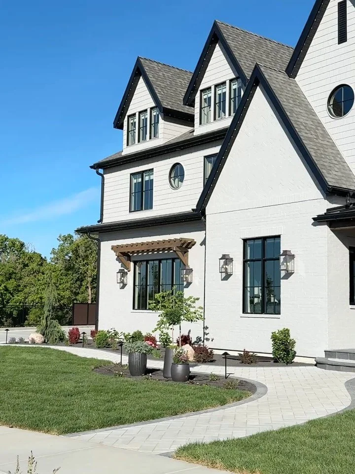 Comment LINK if you&rsquo;re curious about the selections in this home!!

This Hawkstone Luxury Homes project is such a beautiful one. It feels livable and cozy, while still being playful and so charming! Such a great combo! I&rsquo;m pretty sure I c