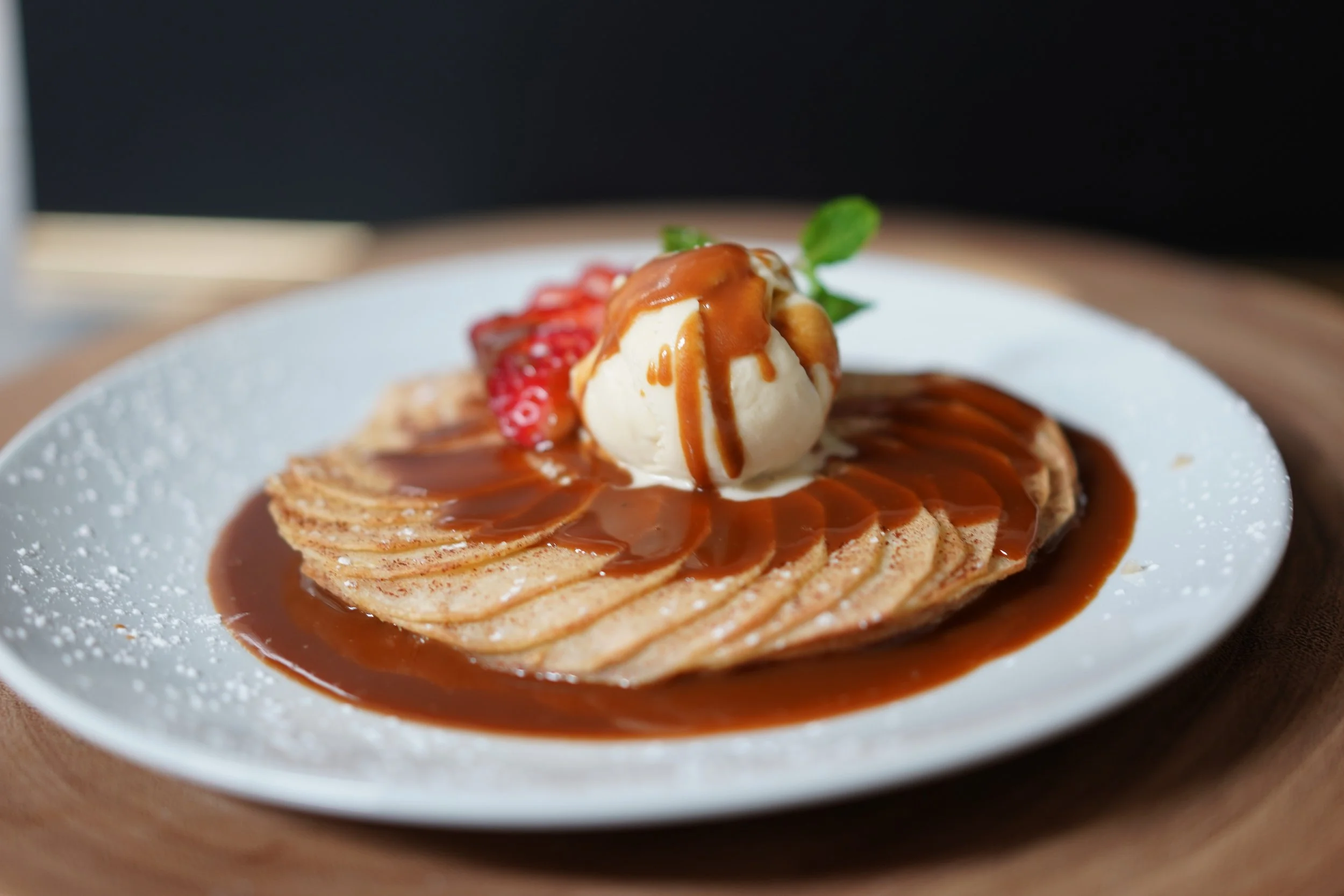 Studio Libby_Chez Moi_apple tarte.JPG