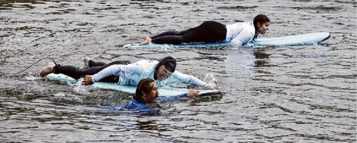 Surf Non­profit Helps Vet­er­ans Find Peace, Pur­pose