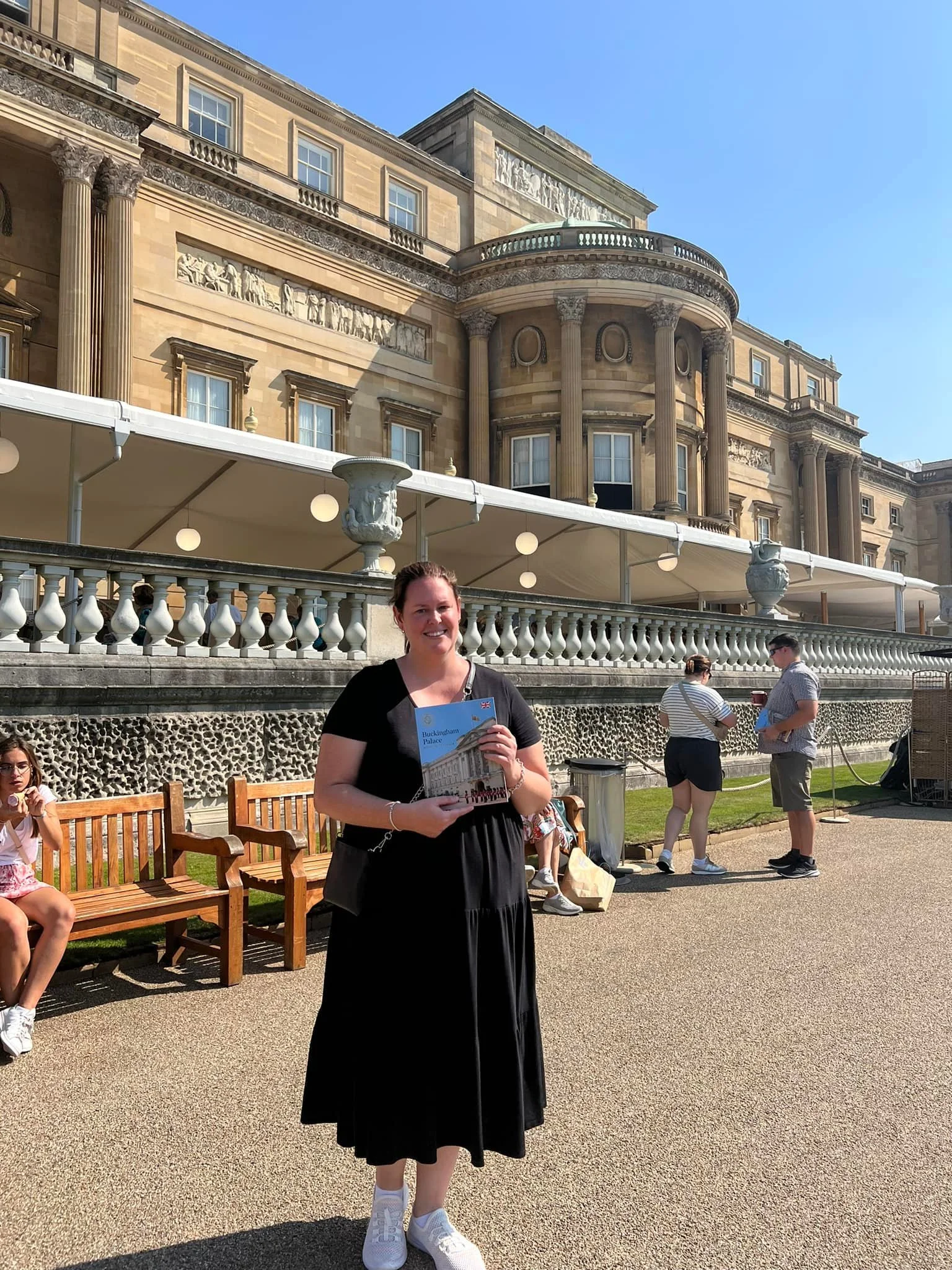 Buckingham Palace 4.jpg