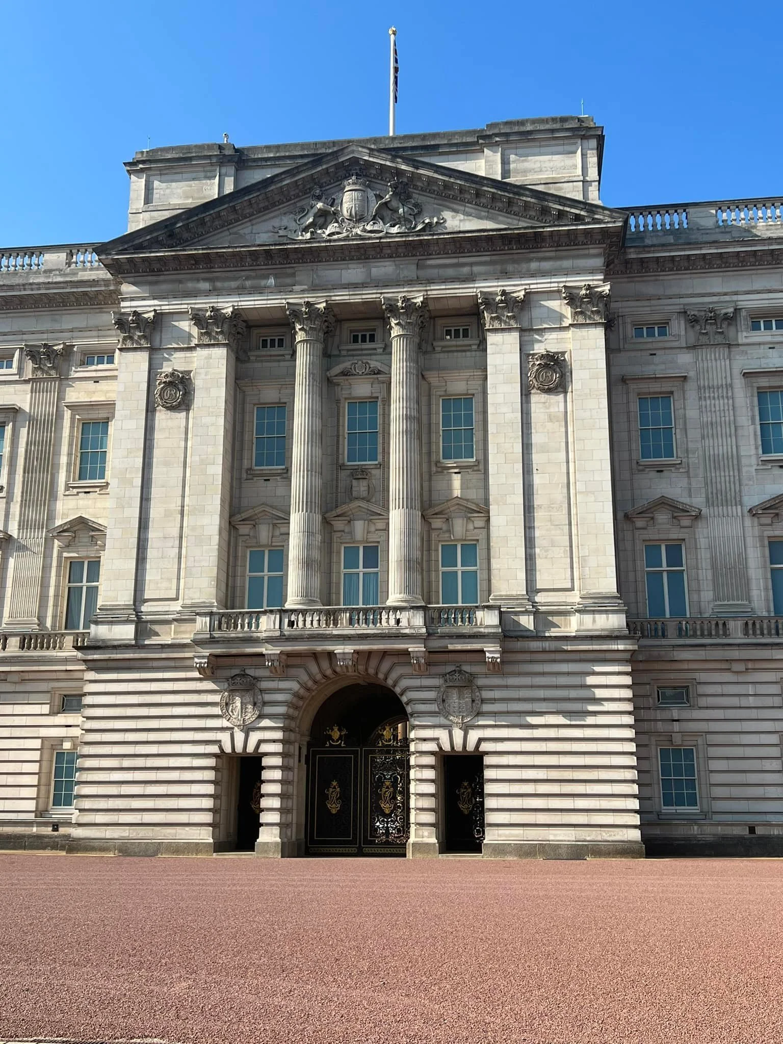 Buckingham Palace 5.jpg