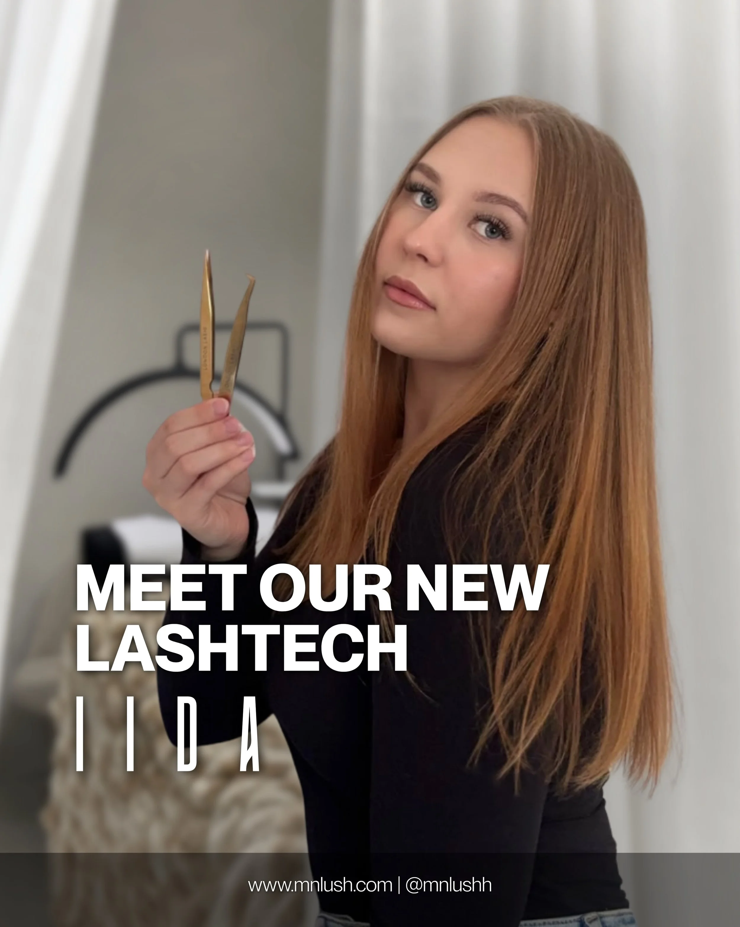 Meid&auml;n tiimi kasvaa, kun saadaan ihana @lashesbyiidaemilia meille Kuopion studiolle! 🤍

Iidan esittely:
&rdquo;Moikka! Minun nimi on Iida ja olen 23-vuotias. Luonteeltani olen aika temperamenttinen ja p&auml;&auml;tt&auml;v&auml;inen tyyppi, jo